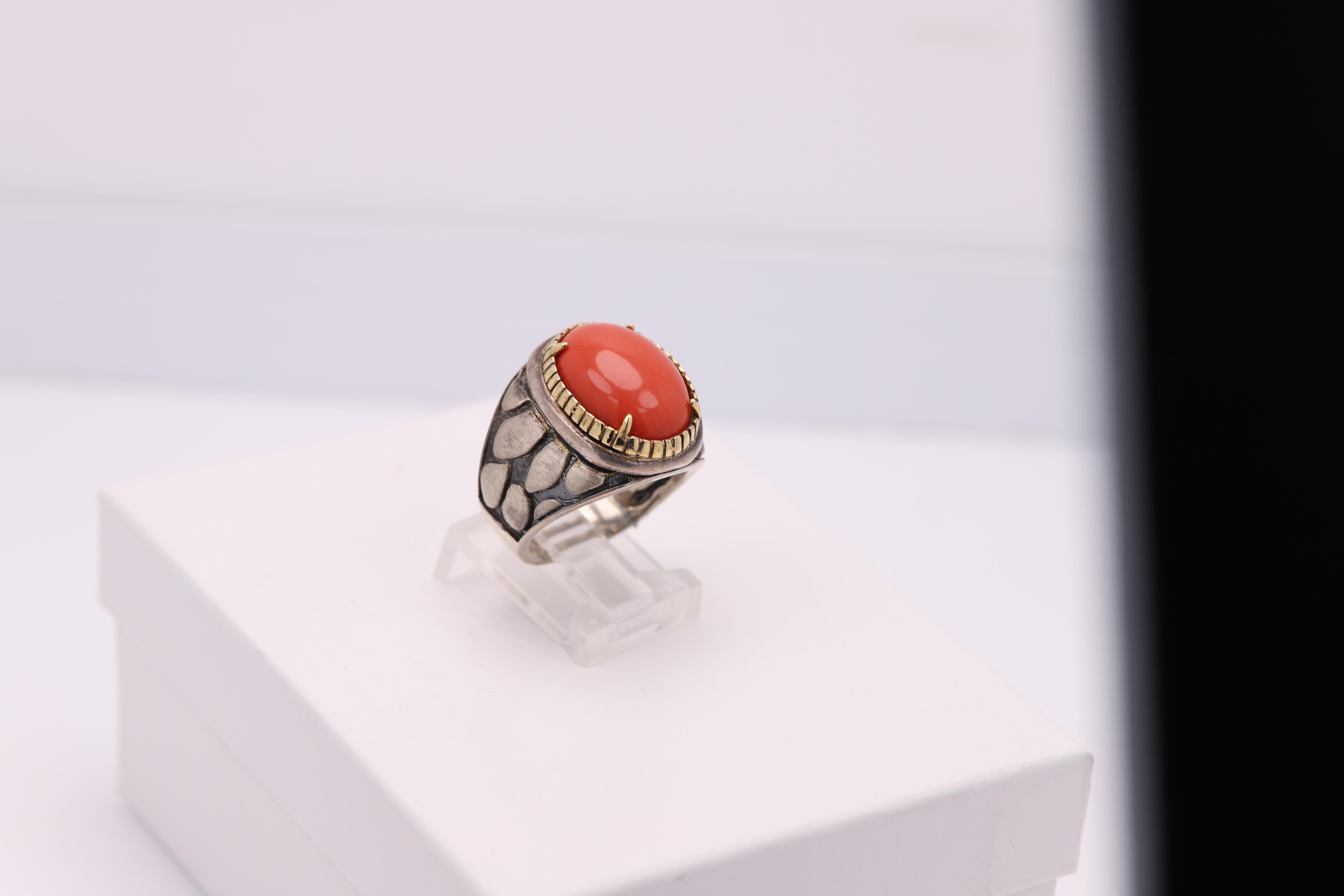 Women's or Men's Treated Red Coral Ring Sterling Silver 925 and 18 Karat Gold For Sale