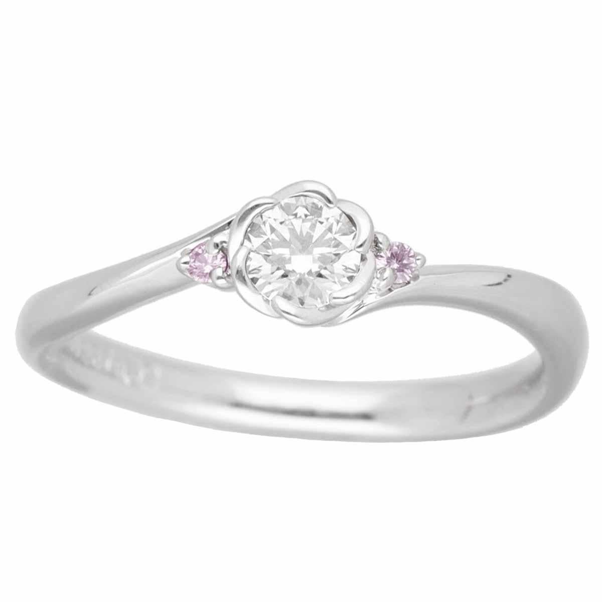 Nº de artículo: 21951101
■Marca: TRECENTI
■Nombre: Anillo de diamantes Flora
Material: 1P diamante (0,21 ct), 2P diamantes rosas laterales (0,02 ct), PT900 platino
■Peso: 3,5g（Approx)
Talla del anillo: EU: 49 / USA: 5（Approx)
■Ancho: 約21,6mm /