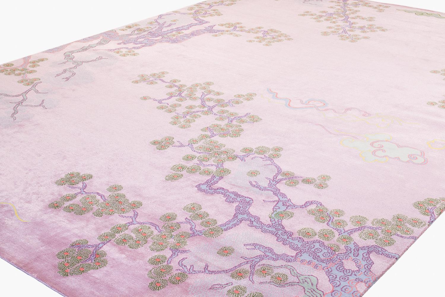 Moderno Tappeto d'ispirazione cinese in lana e seta Tree And Cloud Lilac di Joseph Carini in vendita