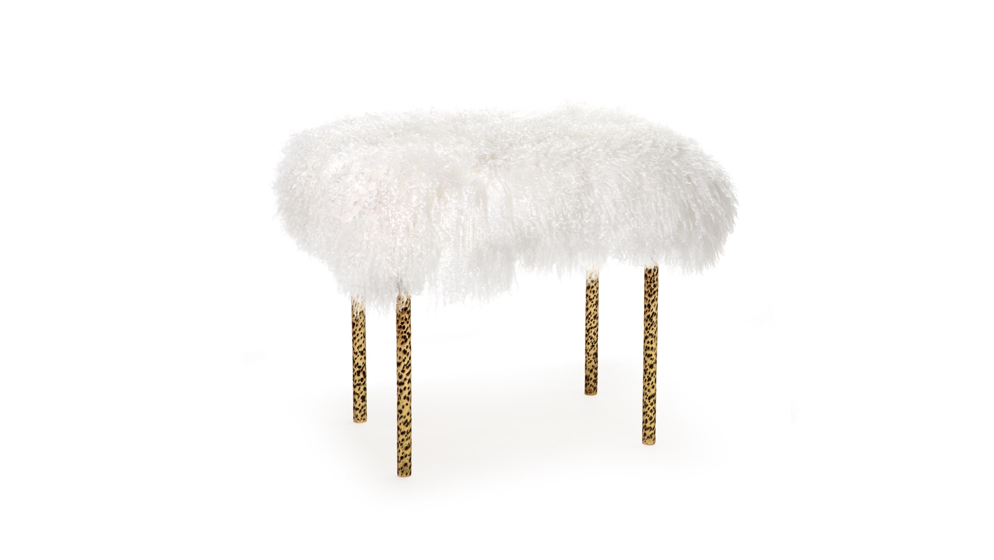 Tree Branches Bench by InsidherLand
Dimensions: D 42 x W 55 x H 48 cm.
Materials: Mongolian Lamb fur Ref. White, hammered brass with patinated effect.
7 kg.
Available in other finishes.

The original Tree Branches bench is entirely handcrafted in
