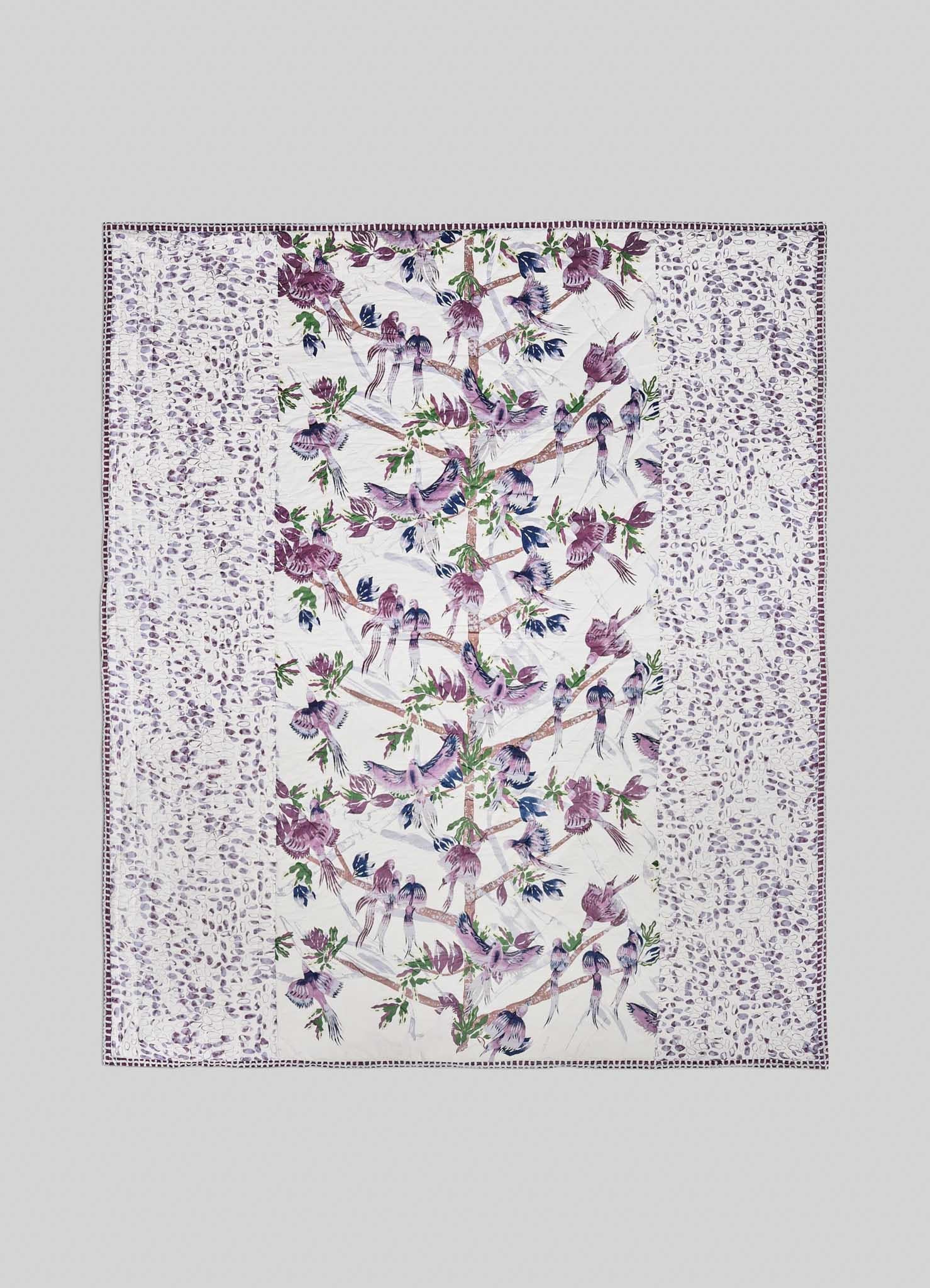 Colcha de tamaño king Tree Full of Parrots Plum, Viya By Vikram Goyal

Un árbol lleno de loros es señal de éxito en las aspiraciones y en las empresas futuras. Según el manuscrito indio del siglo XVII 