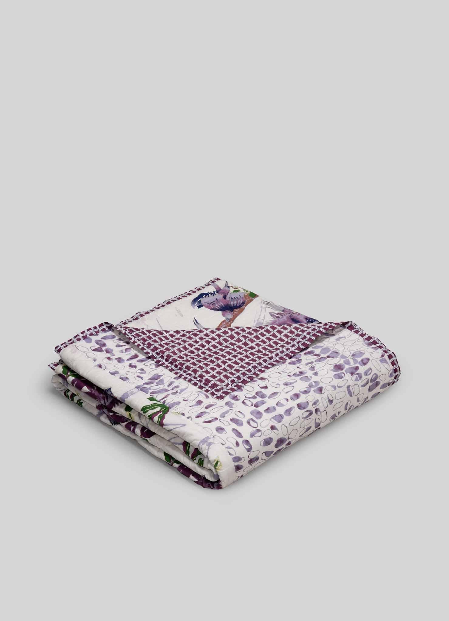 Colcha de tamaño king Tree Full of Parrots Plum, Viya By Vikram Goyal en venta 1