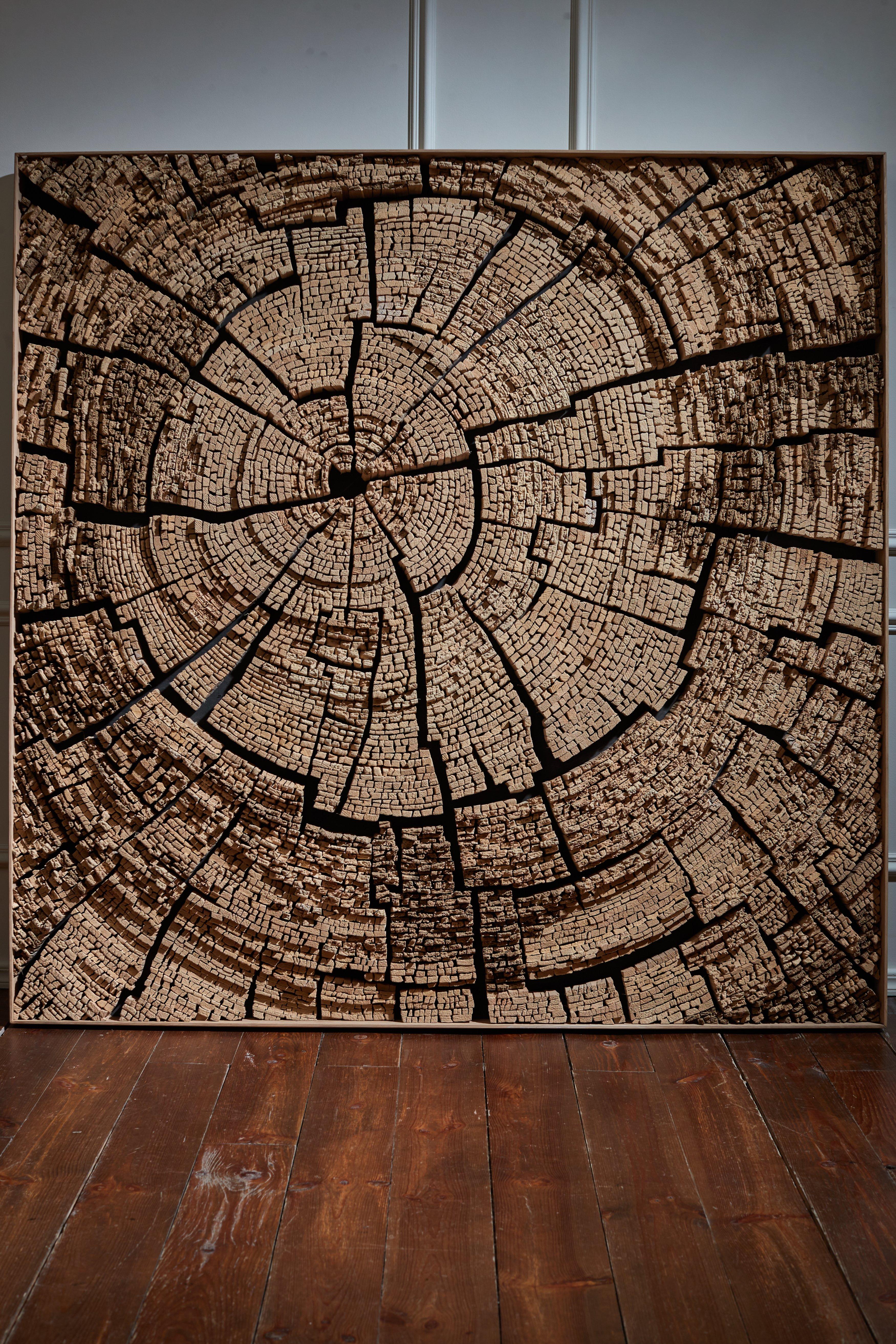 Wandschmuck aus Labyrinth von TOR-Design
Abmessungen: B 143 x L 143 cm.
MATERIALIEN: Eiche, Linde und Birkensperrholz.

Unser Familienunternehmen, Tor Design, wurde 1990 von Dmitrii Solodchenko gegründet. Von Anfang an begaben wir uns auf eine