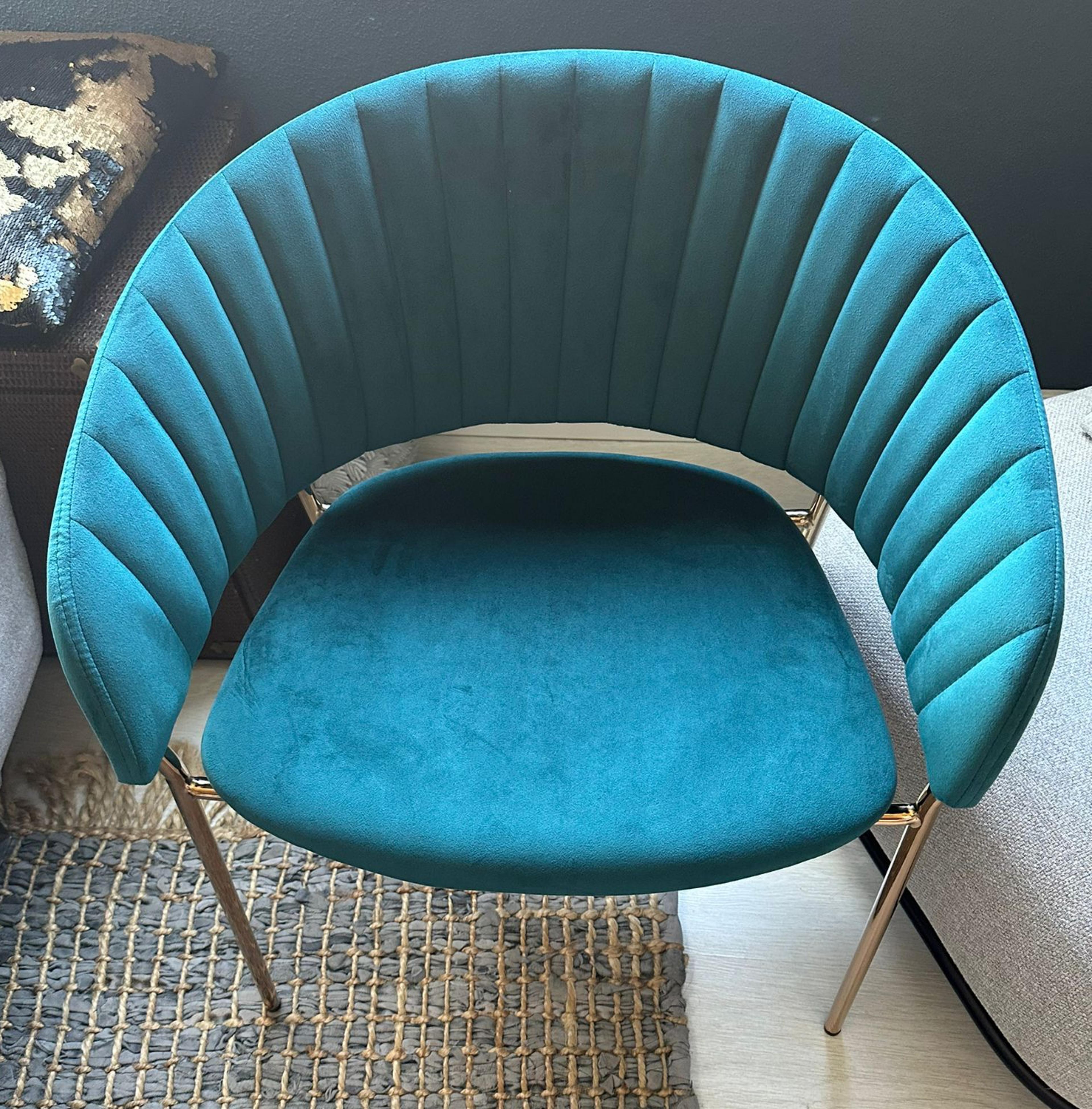 Moderne Nouveaux fauteuils espagnols en arbre bleu « Pavo Real » en vente