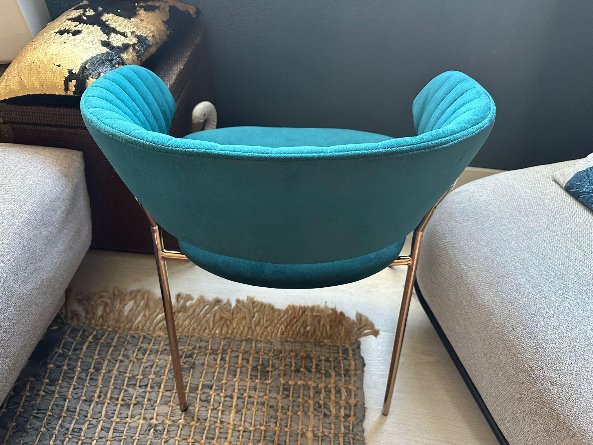 Neue spanische Stühle in Blau „Pavo Real“ mit Baummuster (Metall) im Angebot