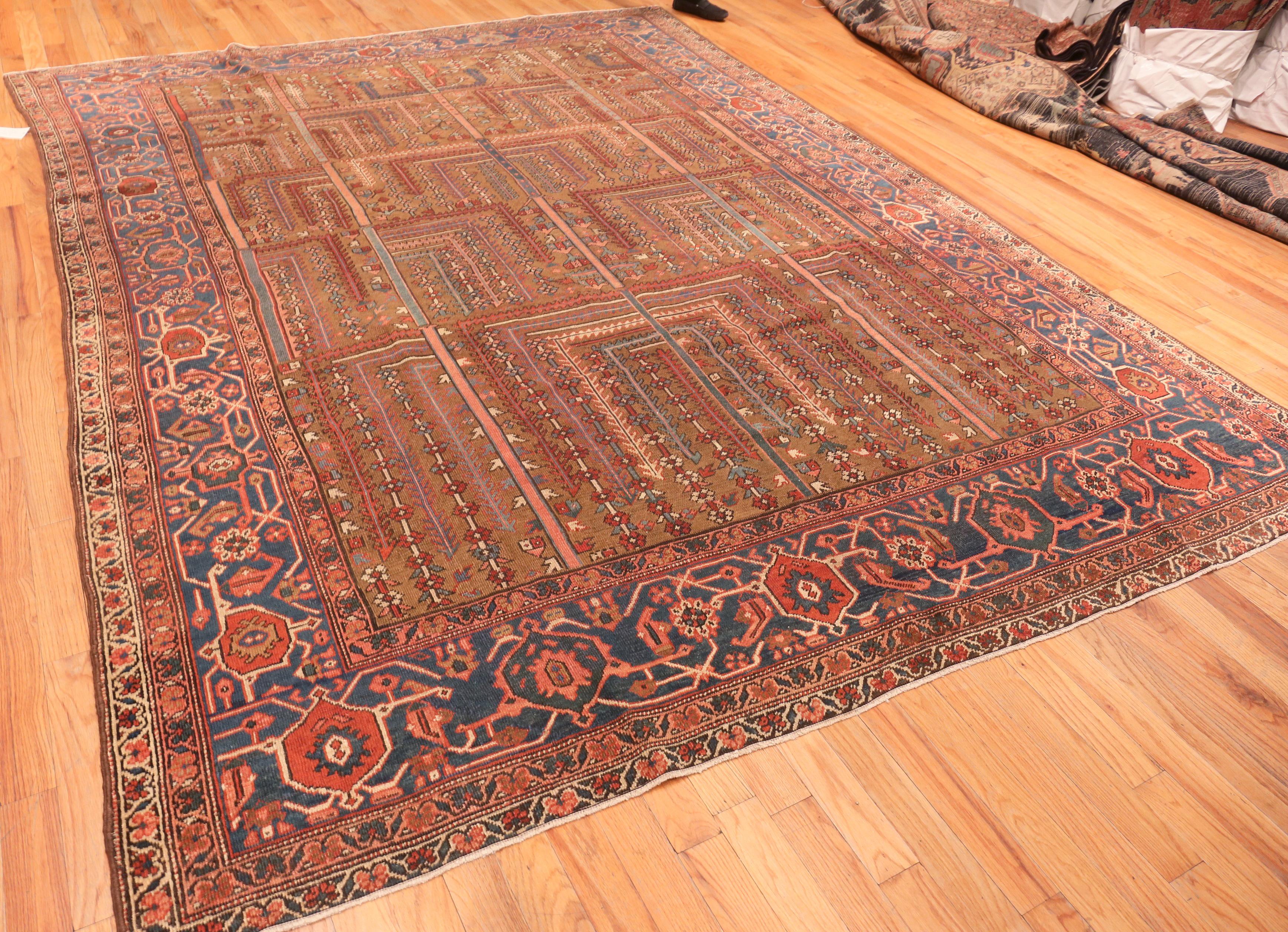Hand-Knotted Antique Persian Bakshaish Rug. 9 ft 1 in x 12 ft For Sale