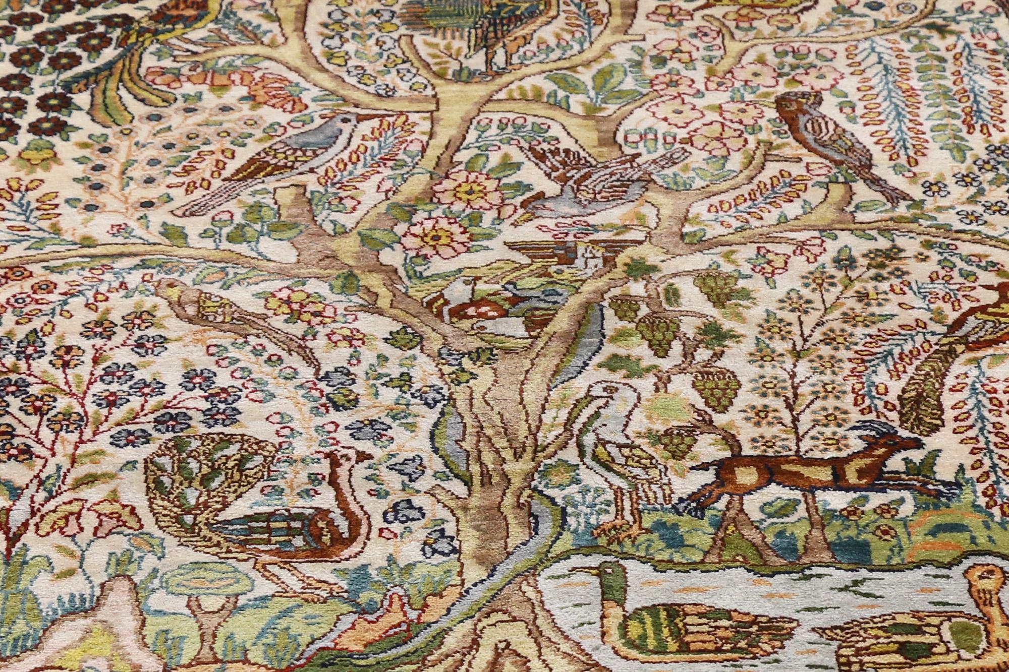 Alfombra vintage turca Hereke de seda pura con la imagen del Árbol de la Vida Anudado a mano en venta