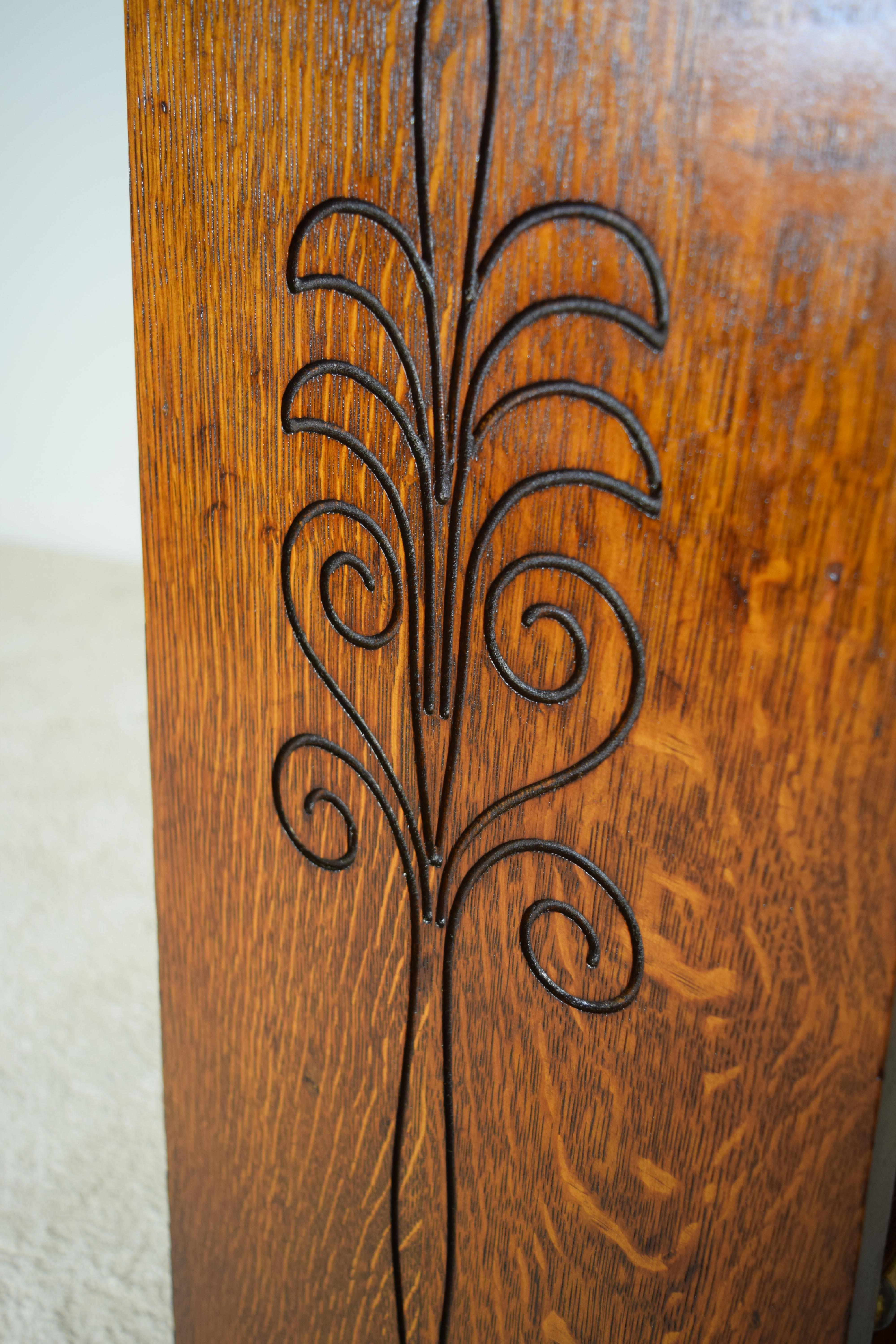 Tree of Life Magazine stand by Gustav Stickley In Good Condition In South Charleston, WV