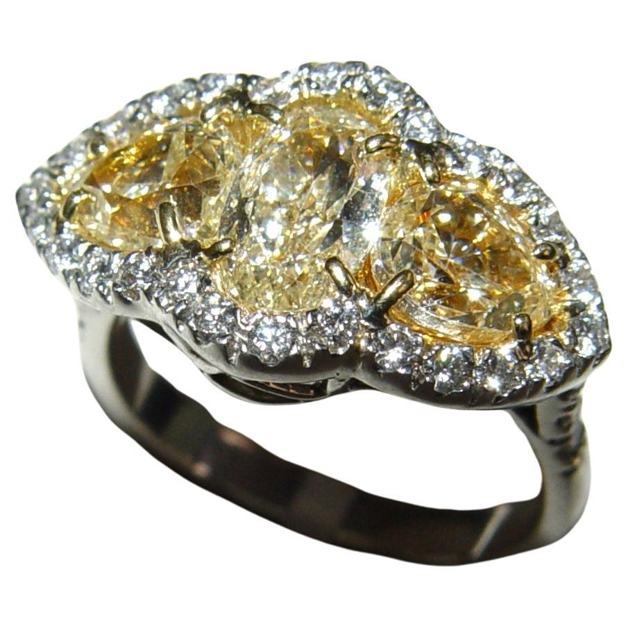 Tree stone 3.69CT Yellow & 1.10CT white diamond Engagement Ring PT/18K IGI For Sale