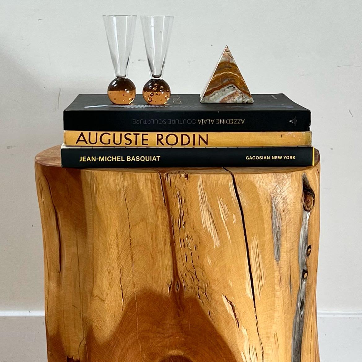 Organique Table d'appoint en écailles d'arbre, XXIe siècle en vente
