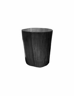 Mesa Auxiliar Tronco de Árbol Madera Maciza de Mango Acabado Quemado Moderno Orgánico