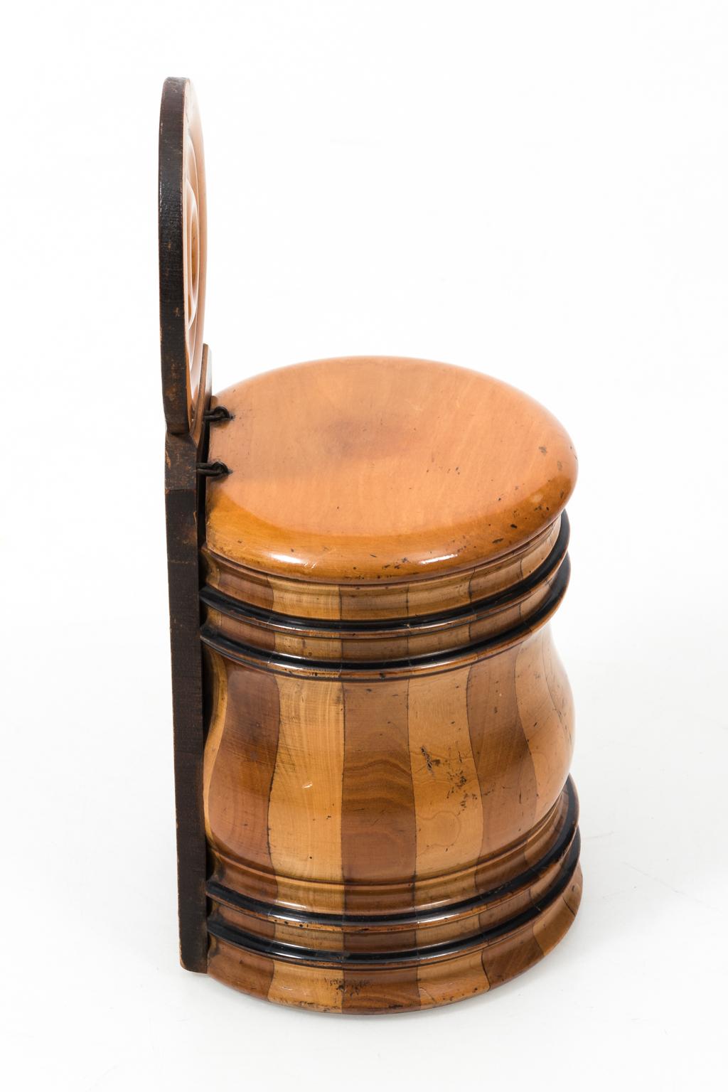 Scottish Treen salt box in Maplewood that can be wall-mounted or placed on a table. The box is also detailed with ring turnings, circa 1880s.
       
