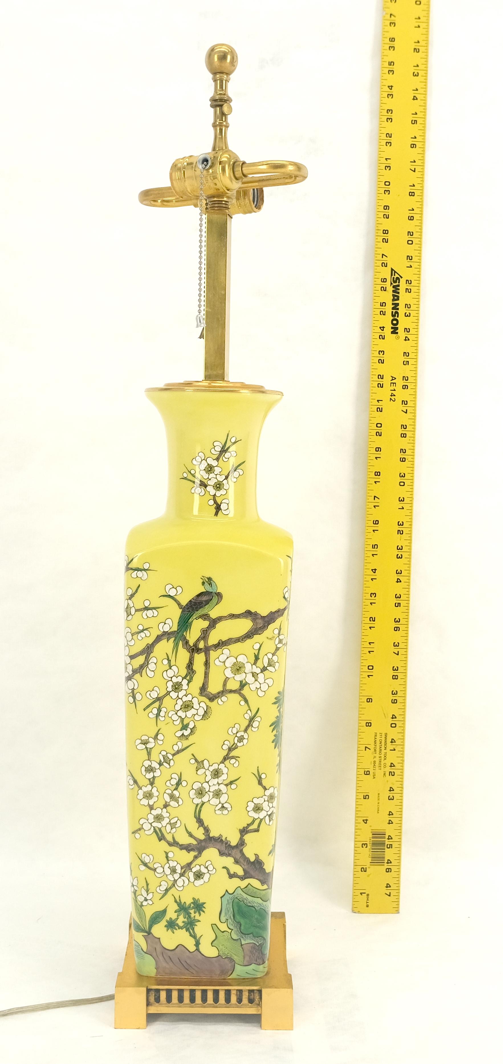 Trees & Birds Decorated Ceramic Asian Vase Shape Table Lamp on Brass Base MINT For Sale 2