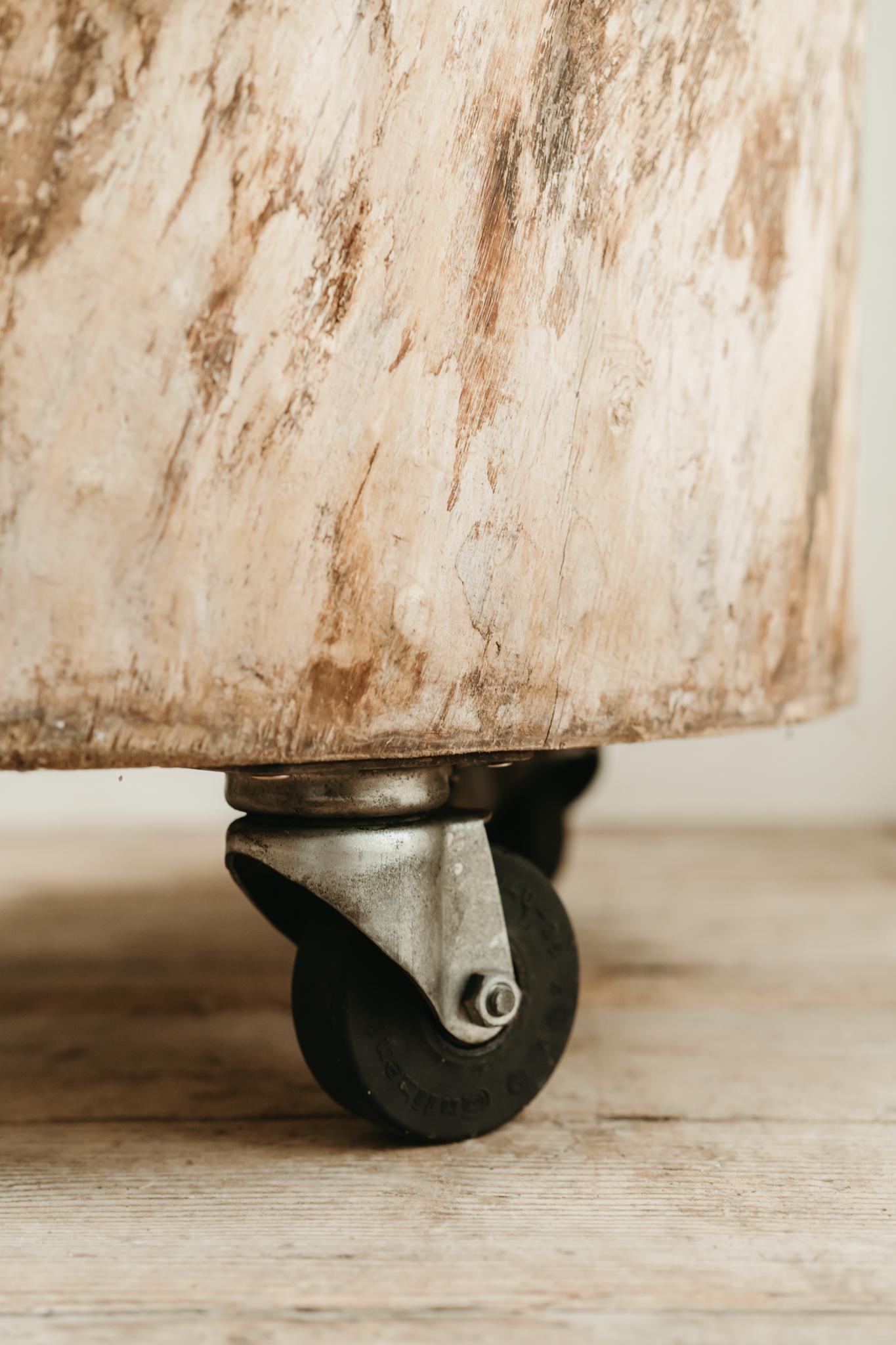 treetrunk table on wheels ... For Sale 3