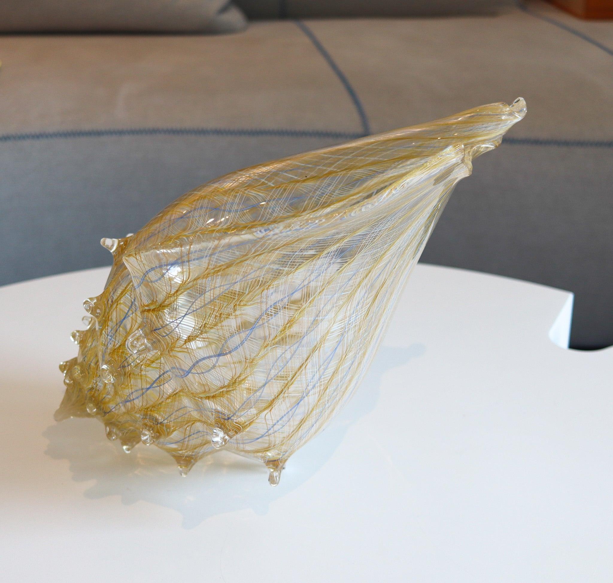 TREG & CANDACE Scultura di conchiglia soffiata a mano in vetro artistico sovradimensionato Zanfirico Filigrana in vendita 1