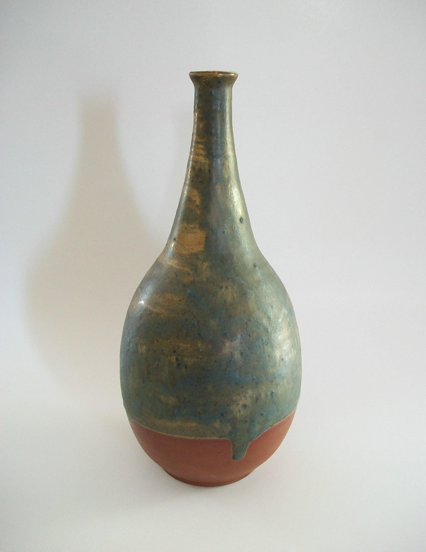 Mid-Century Modern Treimane Art Pottery - Midcentury Studio Pottery Vase - Canada - circa 1960s For Sale