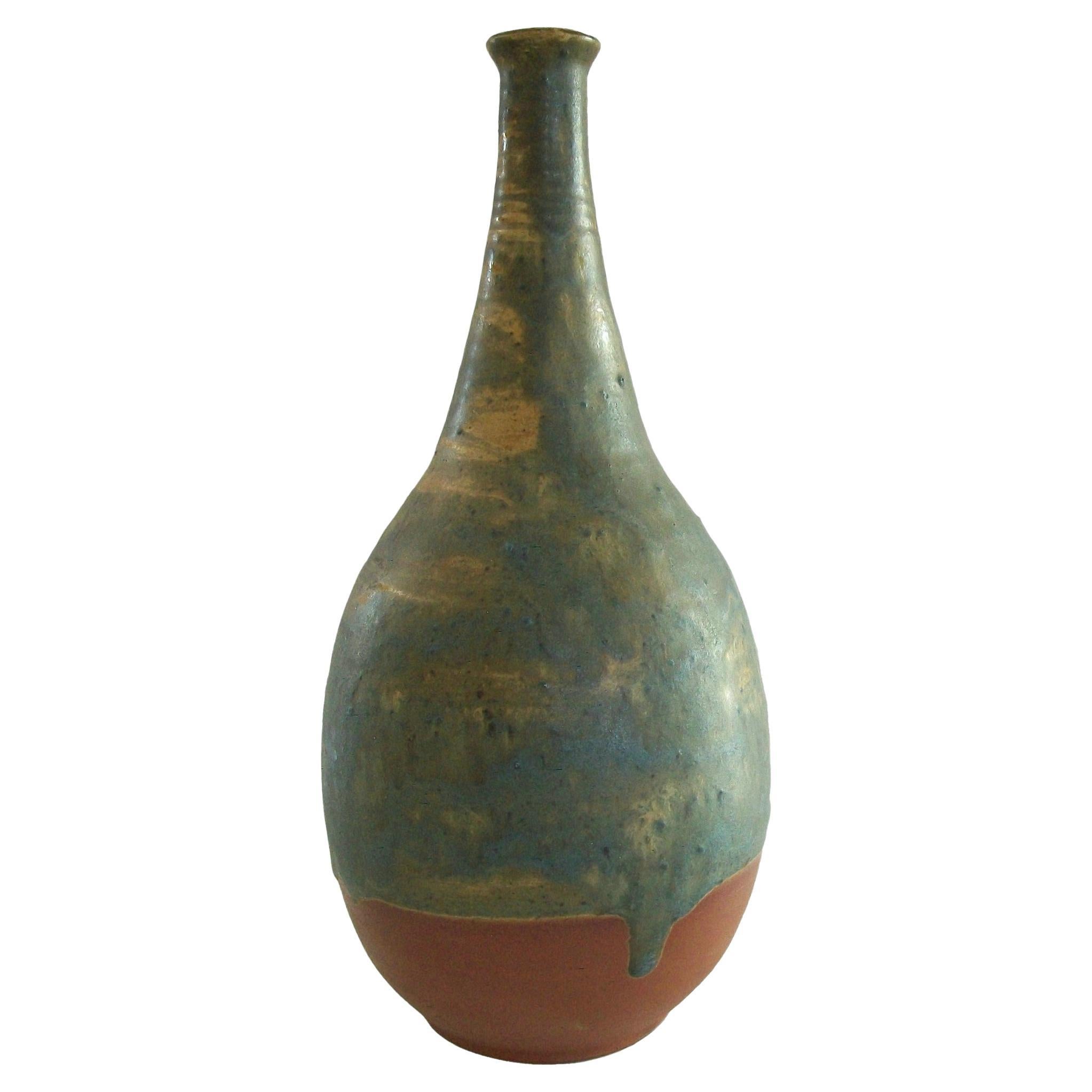 Treimane Art Pottery - Midcentury Studio Pottery Vase - Canada - circa 1960s For Sale