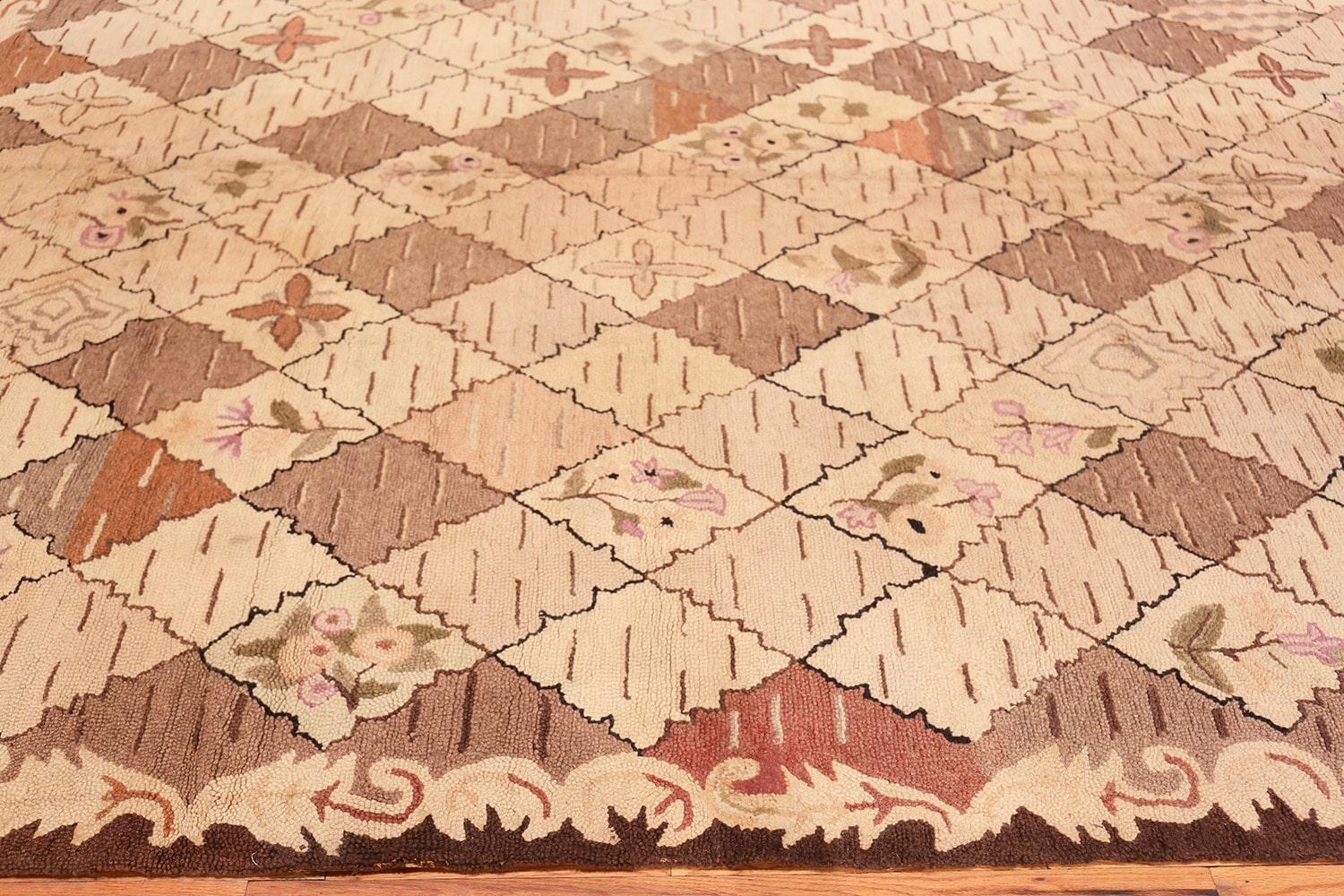 Hand-Knotted Antique American Hooked Rug. Size: 8 ft. 9 in x 11 ft. 10 in For Sale