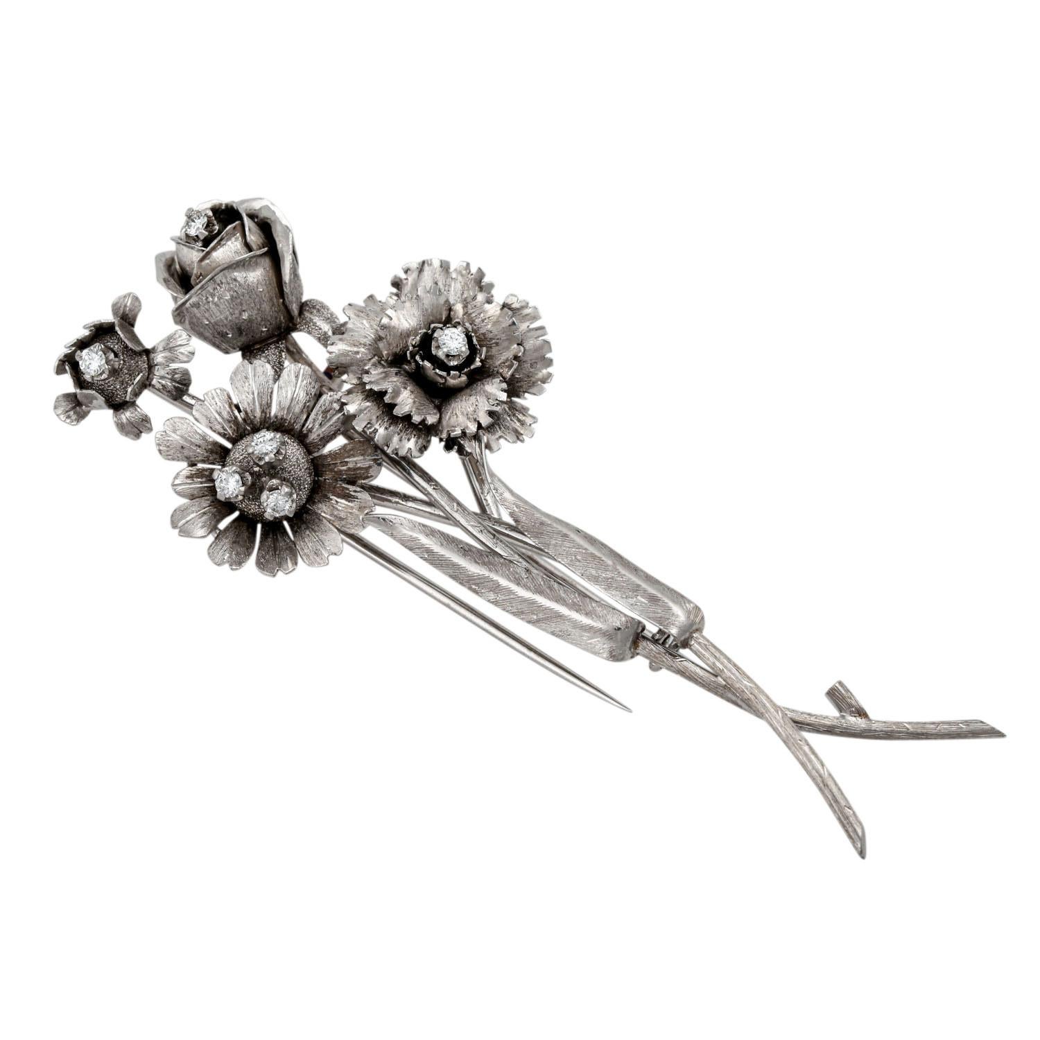 Trembling Brooch 'Bouquet' with Diamonds Approx. 0.3 Ct In Excellent Condition For Sale In Stuttgart, BW