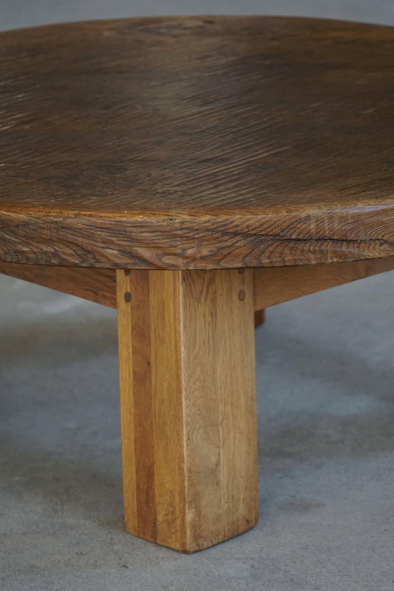 Tremendous Round Brutalist Coffee Sofa Table in Oak, Mid Century Modern, 1970s For Sale 7