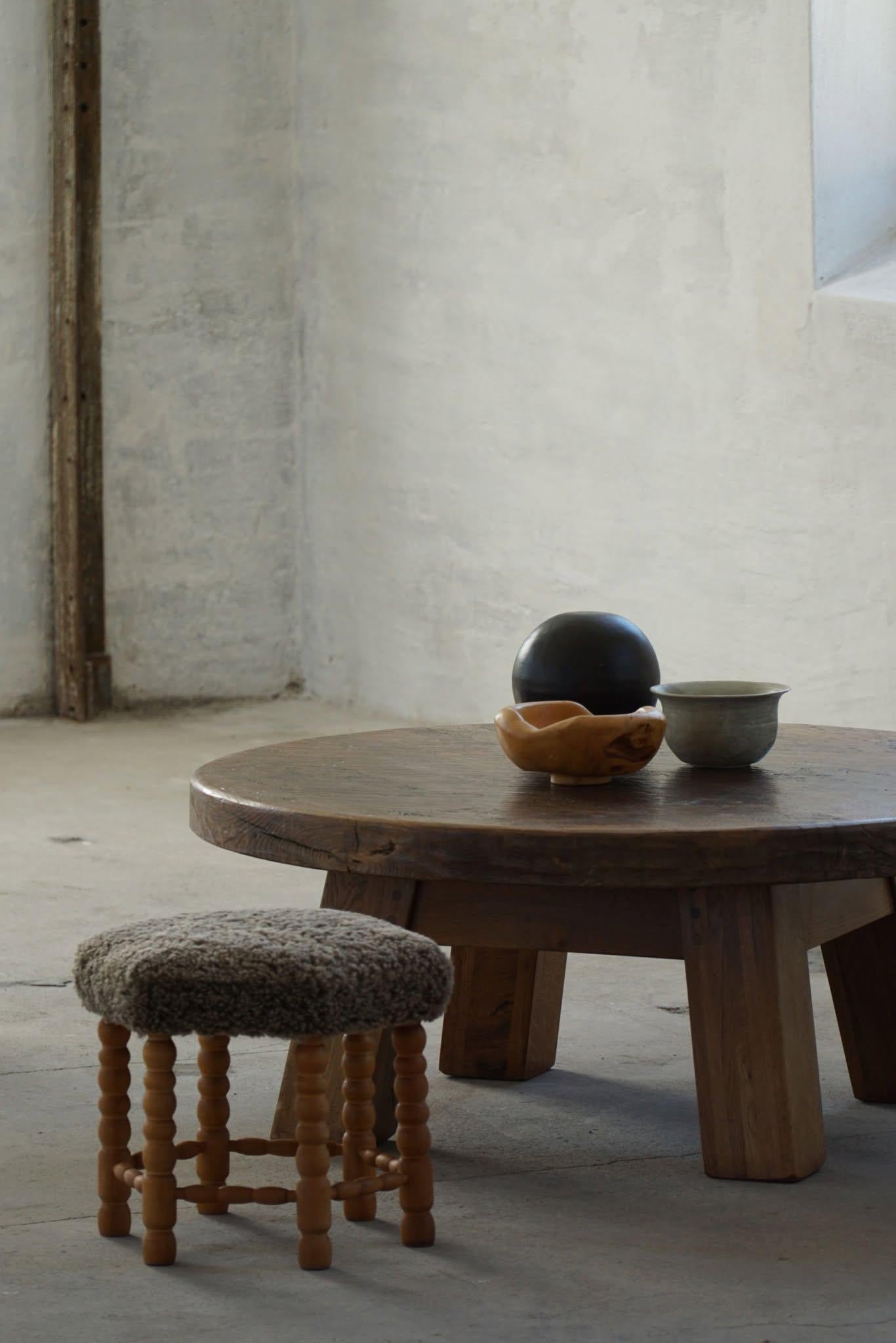 Tremendous Round Brutalist Coffee Sofa Table in Oak, Mid Century Modern, 1970s For Sale 9
