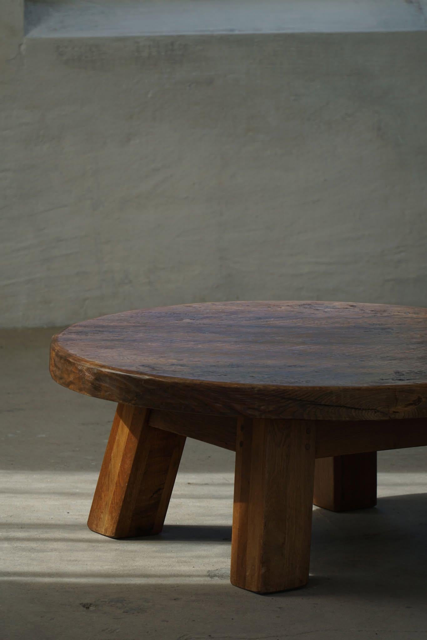 Dutch Tremendous Round Brutalist Coffee Sofa Table in Oak, Mid Century Modern, 1970s For Sale