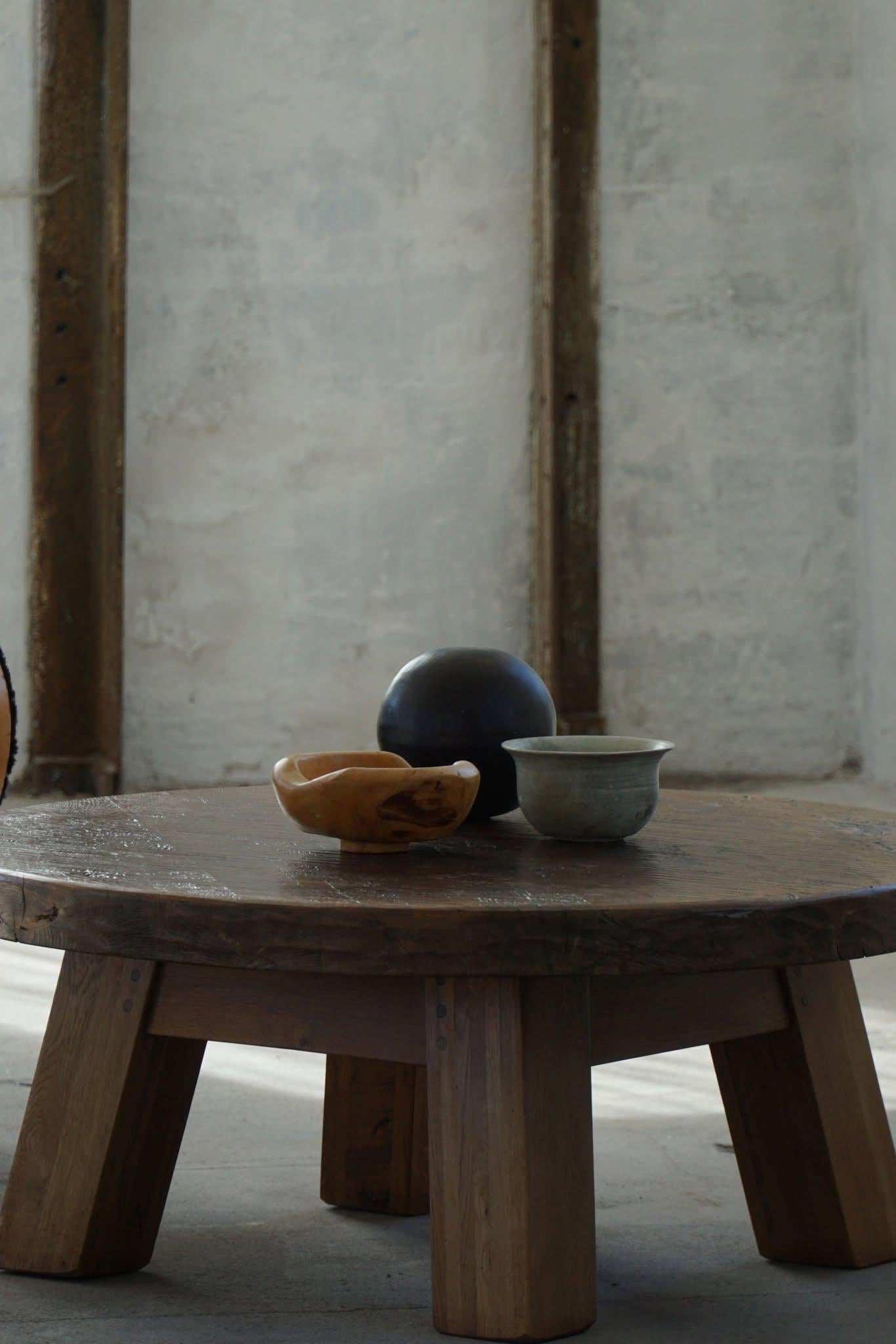 Hand-Crafted Tremendous Round Brutalist Coffee Sofa Table in Oak, Mid Century Modern, 1970s For Sale
