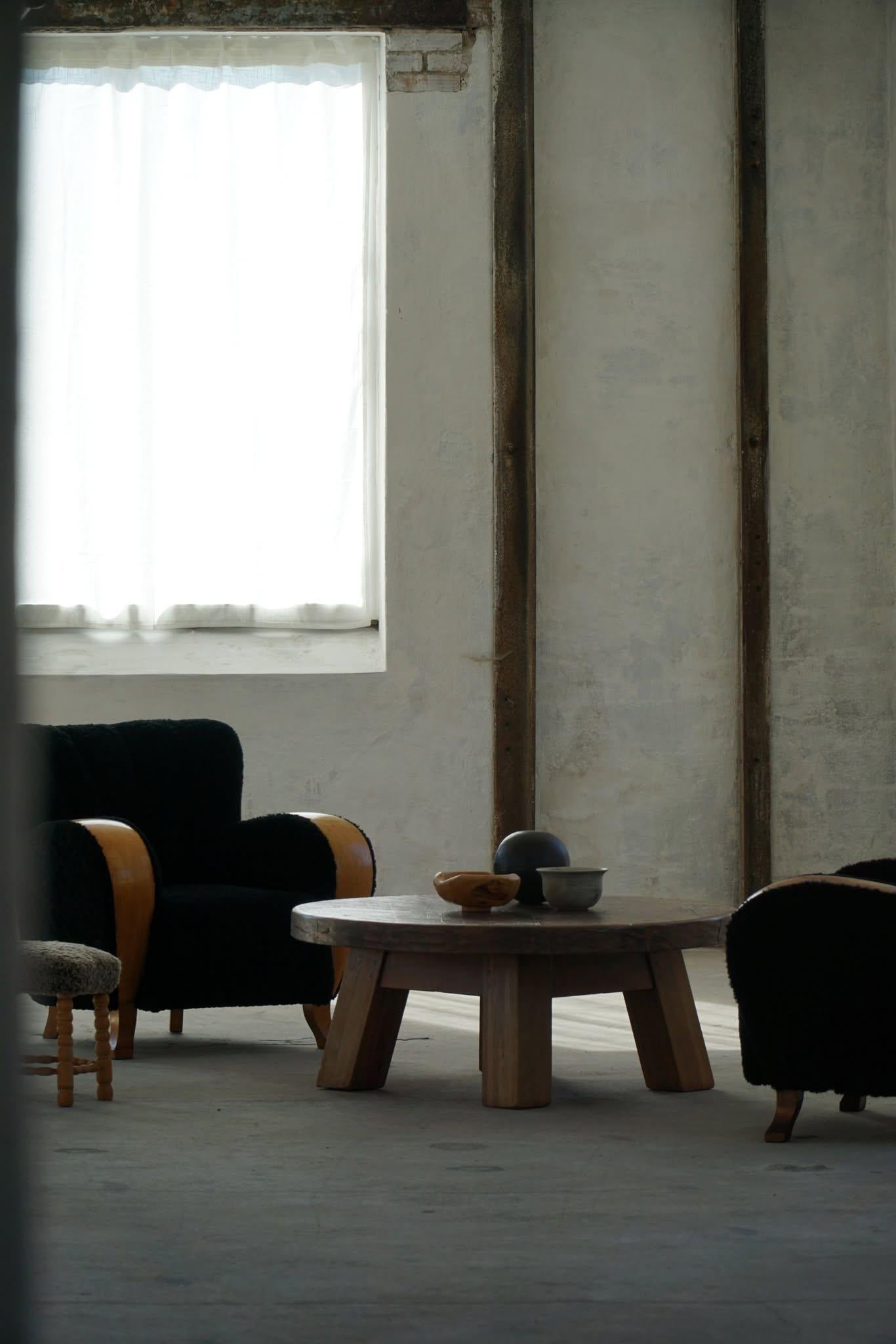 Tremendous Round Brutalist Coffee Sofa Table in Oak, Mid Century Modern, 1970s For Sale 2