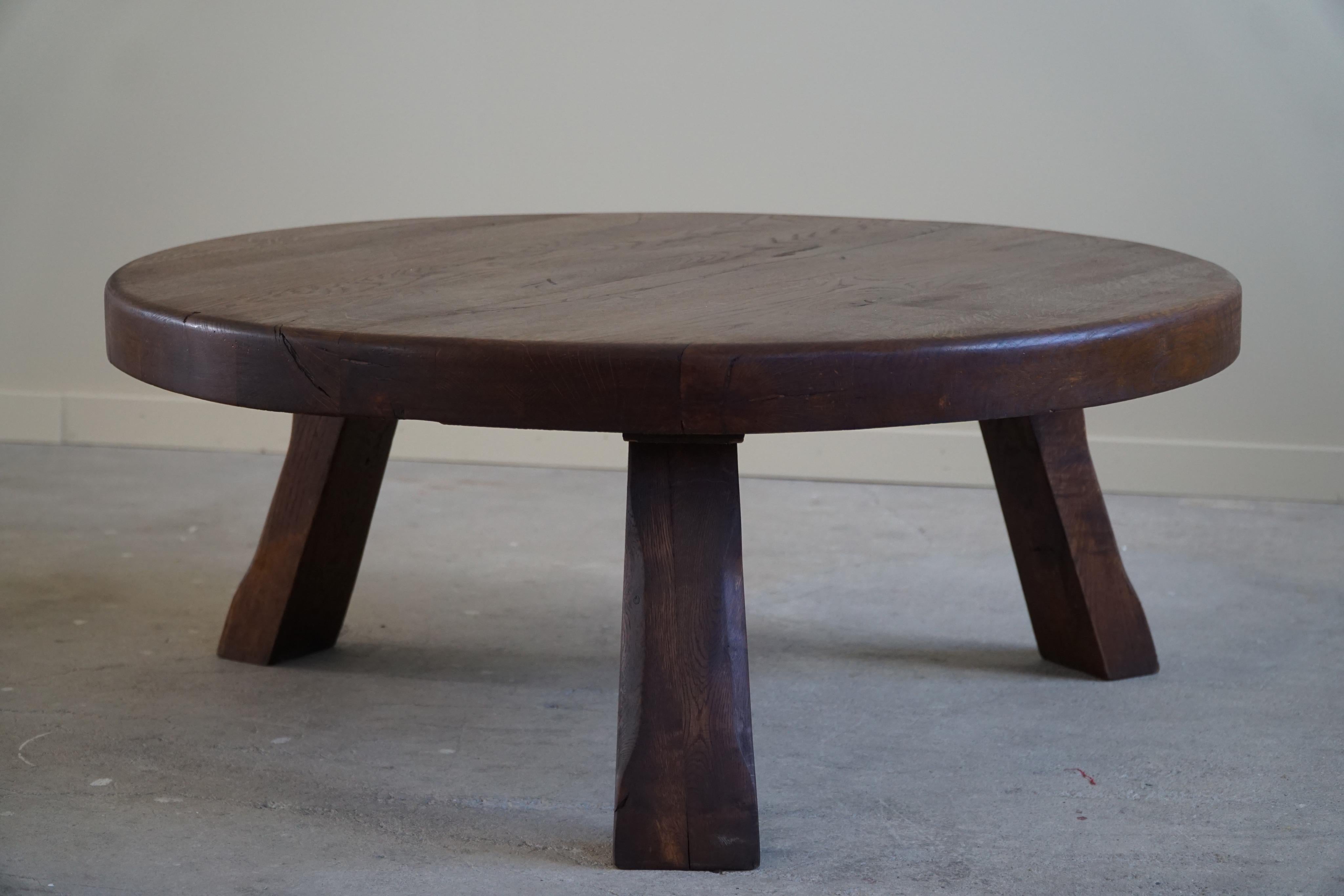 Tremendous Round Brutalist Coffee Sofa Table in Solid Oak, French Modern, 1970s 3
