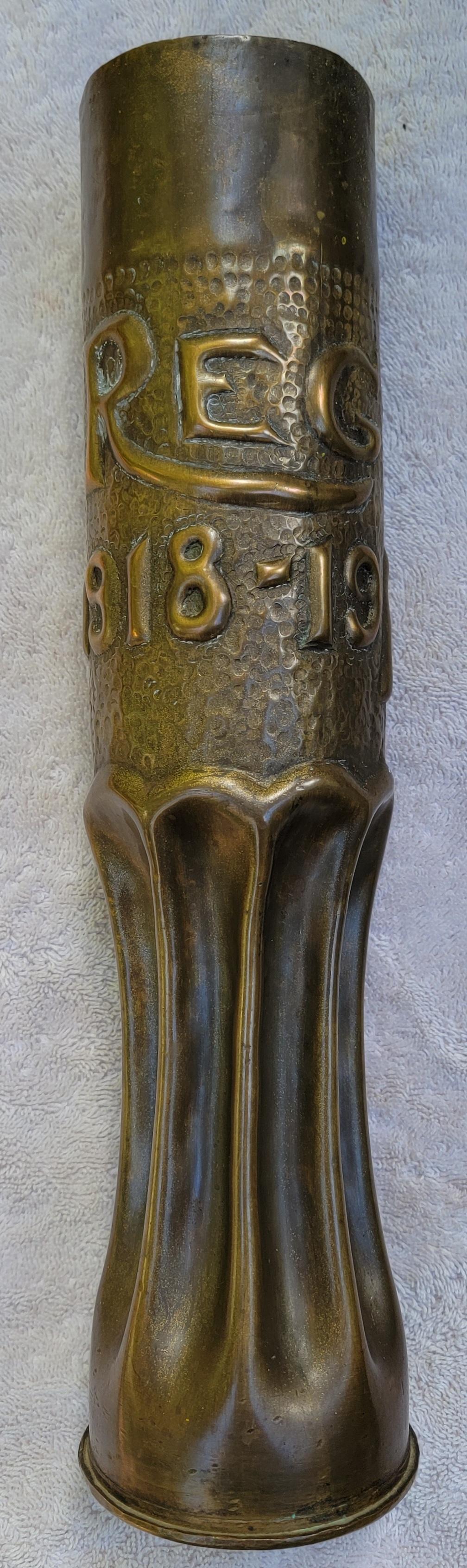 Américain Vase d'art Trench datant de 1918-19 en vente
