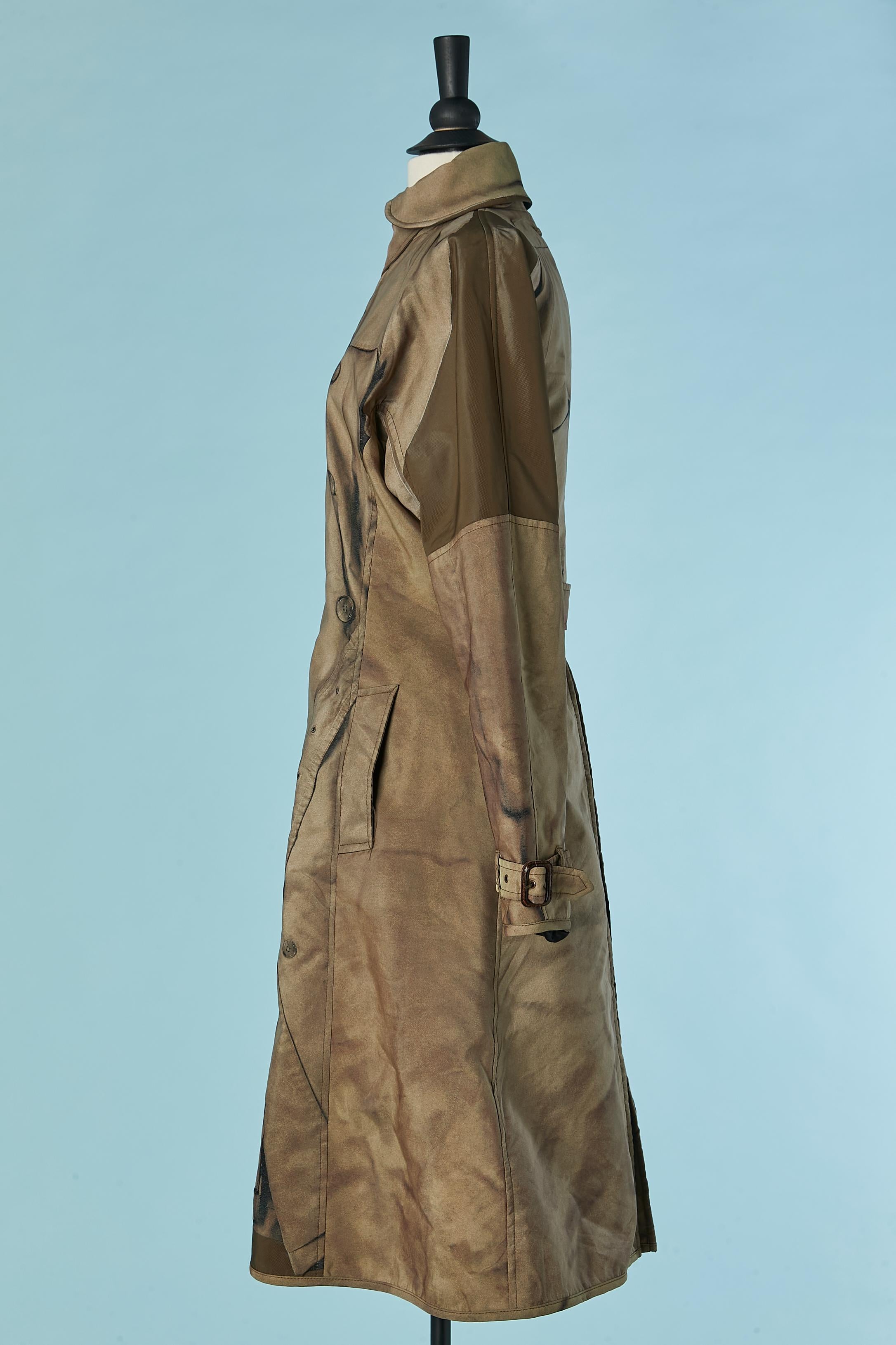 Donna Trench con stampa Trompe l'Oeil su Jean Paul Gaultier Jeans in vendita