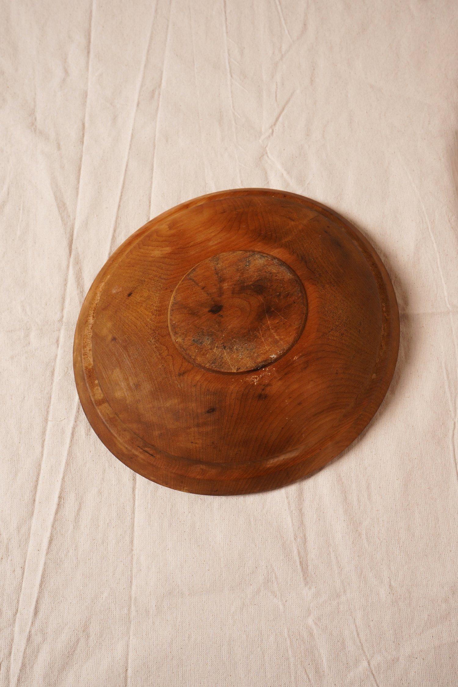 Trencher Round Wooden Dough Bowl In Good Condition In Long Island City, NY