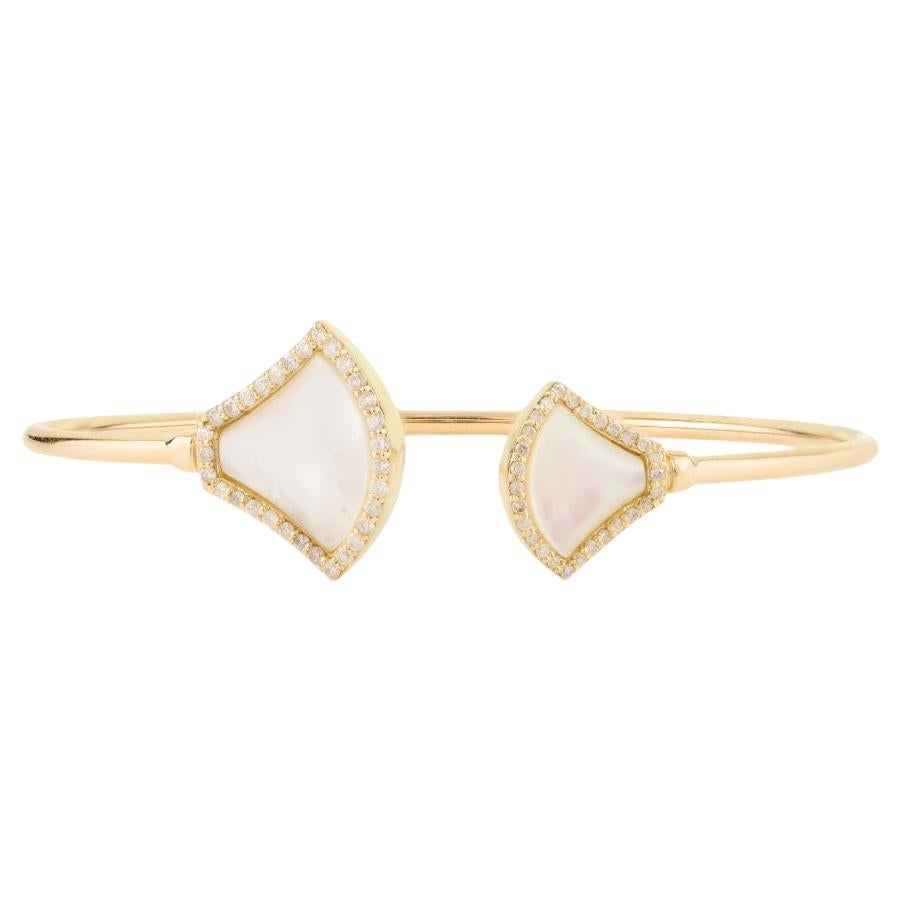Bracciale aperto a ventaglio di tendenza in oro giallo 14k con madreperla e diamanti
