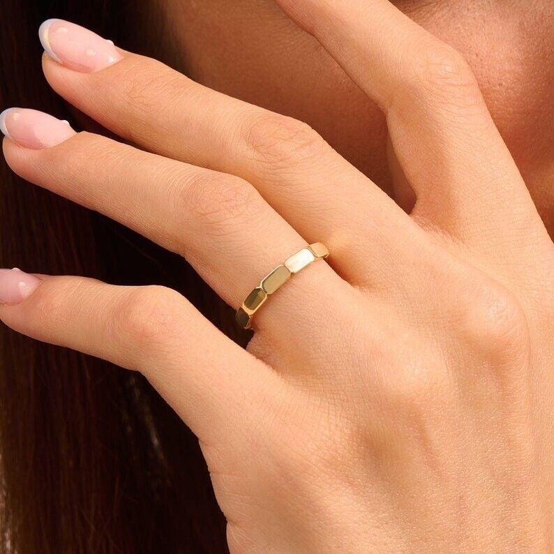 Women's or Men's Trendy Rectangular Wedding Ring for Women 14K Solid Gold Molding Ring For Sale
