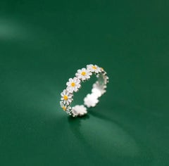 Trendy Style Daisy Flower Rings For Women Sweet Cute Ring 925 Sterling Siver.