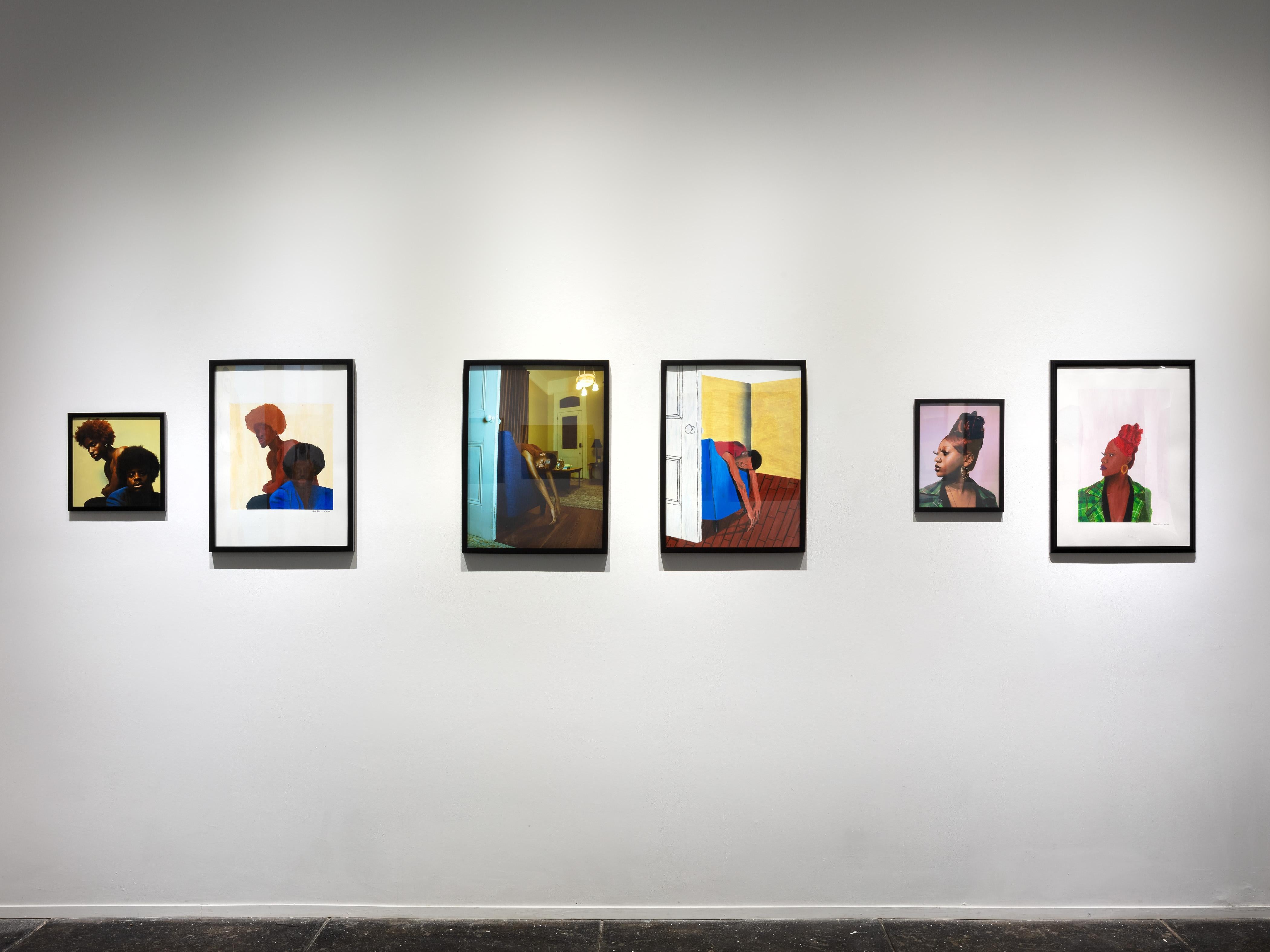Freundschaftlich (Schwarz), Figurative Photograph, von Trenity Thomas