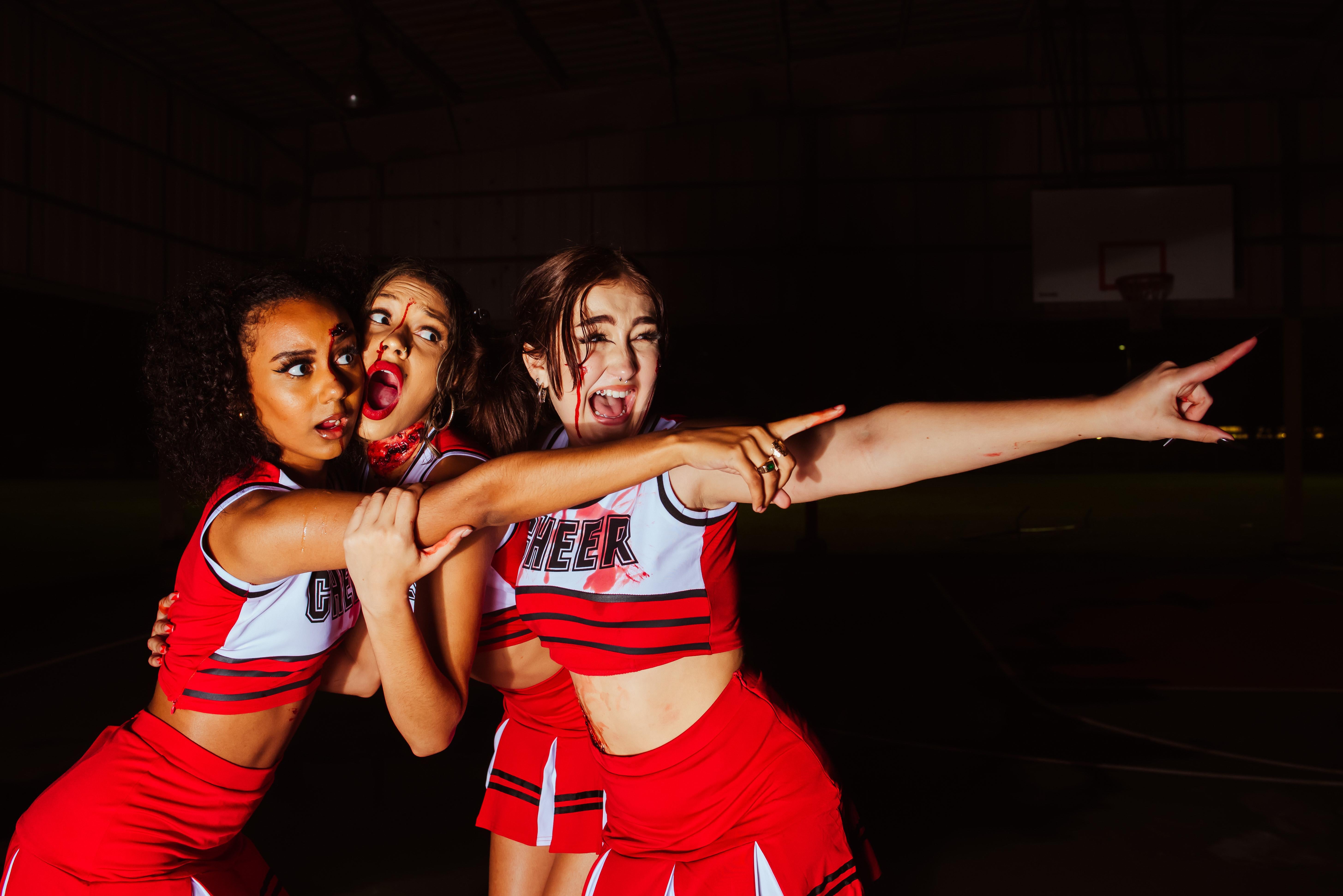 Trenity Thomas Figurative Photograph – Es handelt sich um