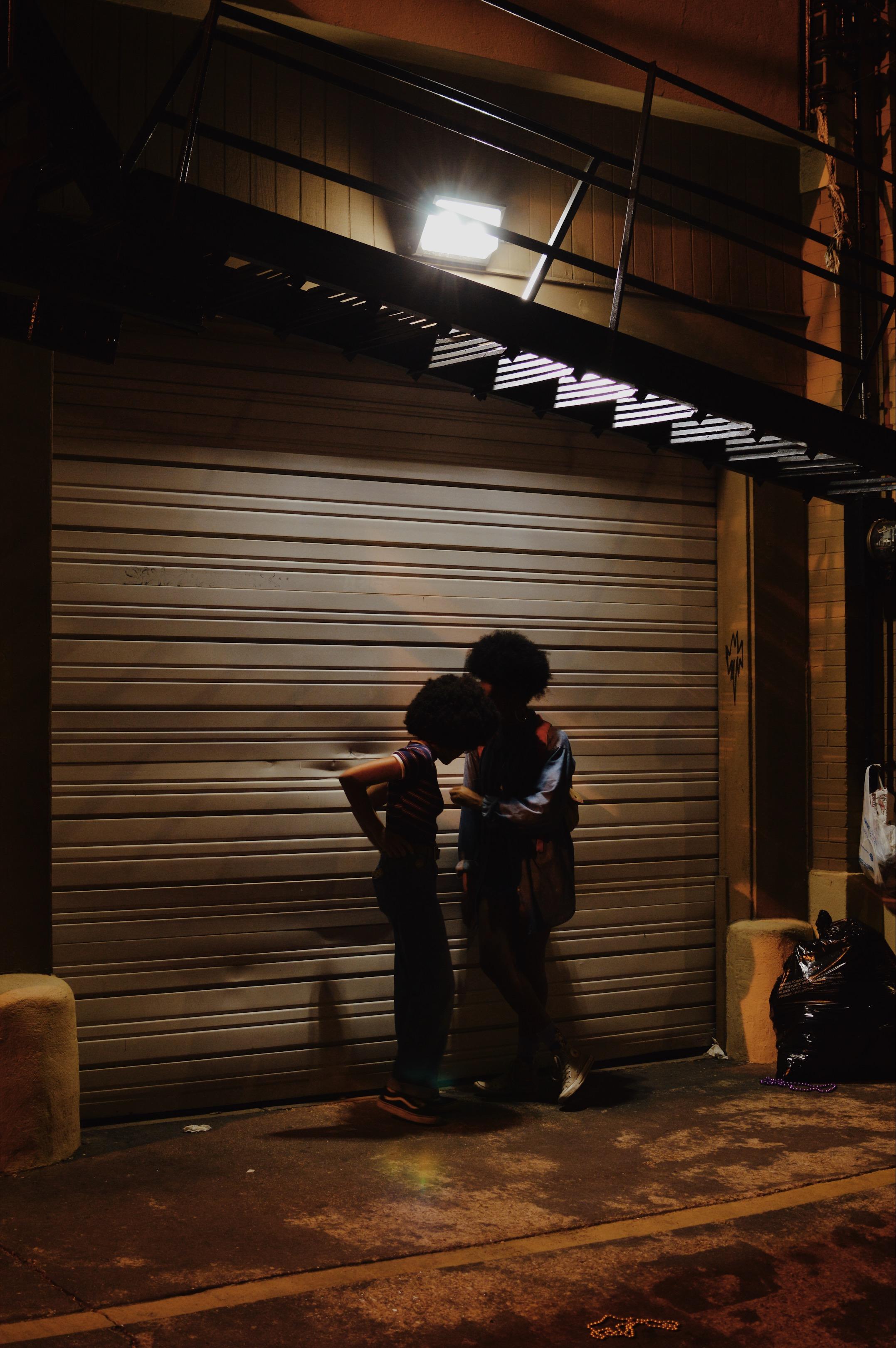 Trenity Thomas Figurative Photograph – „Rendezvous“