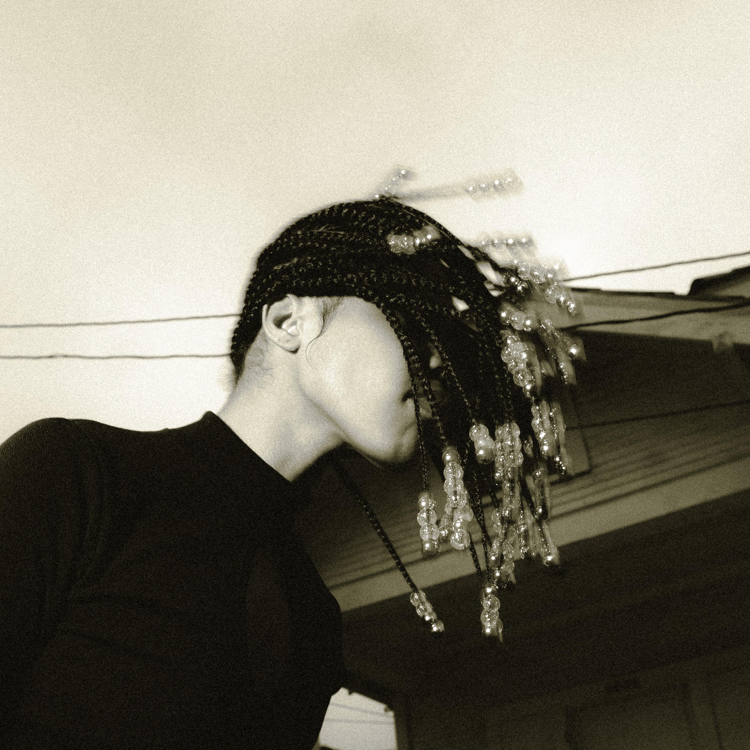 Trenity Thomas Figurative Photograph – Hüpfen Sie es