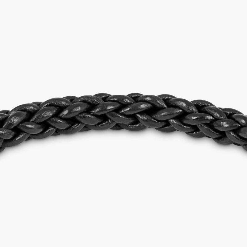 Click Trenza Bracelet in Italian Black Leather with Black Rhodium Plated Sterling Silver, Size M

Black-coloured Italian leather strands are delicately woven together to create a textural braid and finished in a black rhodium plated sterling silver