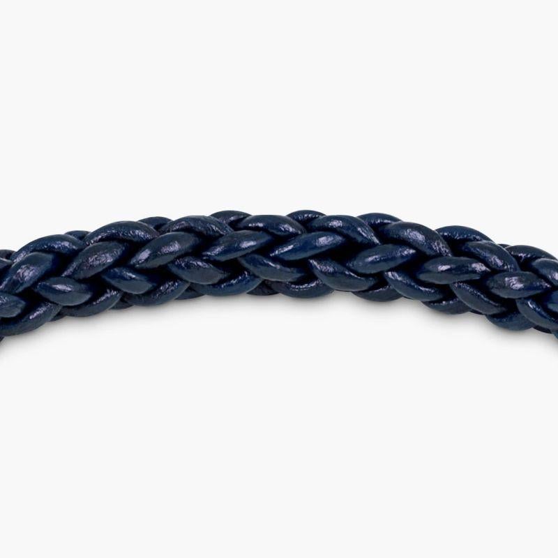 Click Trenza Bracelet in Italian Navy Leather with Black Rhodium Plated Sterling Silver, Size L

Blue-coloured Italian leather strands are delicately woven together to create a textural braid and finished in a black rhodium plated sterling silver