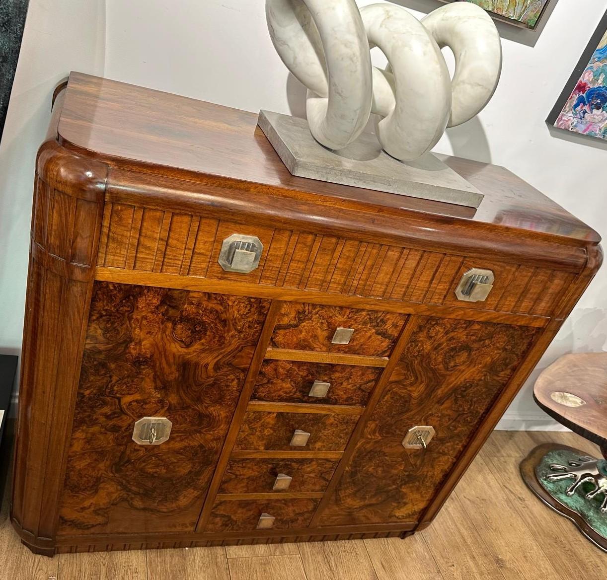 Art Deco Très beau buffet Art-Déco en acajou et loupe d'amboine For Sale