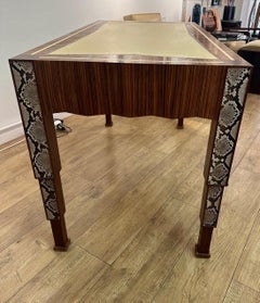 Très beau bureau en palissandre, python et cuir de vachette - Période Art Déco