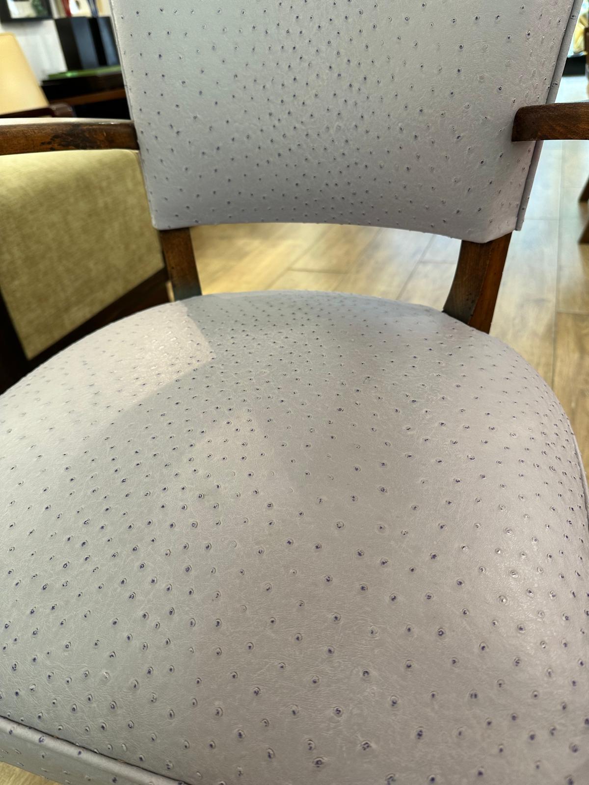 French Très beau Fauteuil Bridge moderniste en palissandre et cuir d'autruche Art Déco For Sale