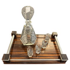 Très beau flacon à liqueur + 4 petits verres + plateau en macassar