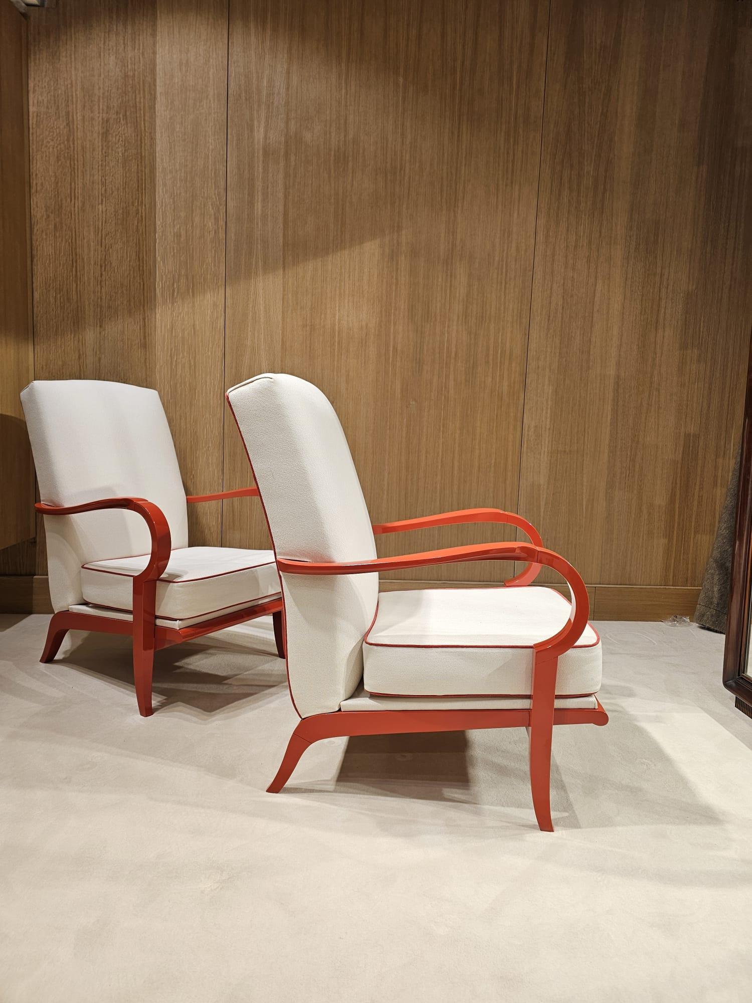 Lacquered très belle paire de fauteuils laquée rouge orangée
