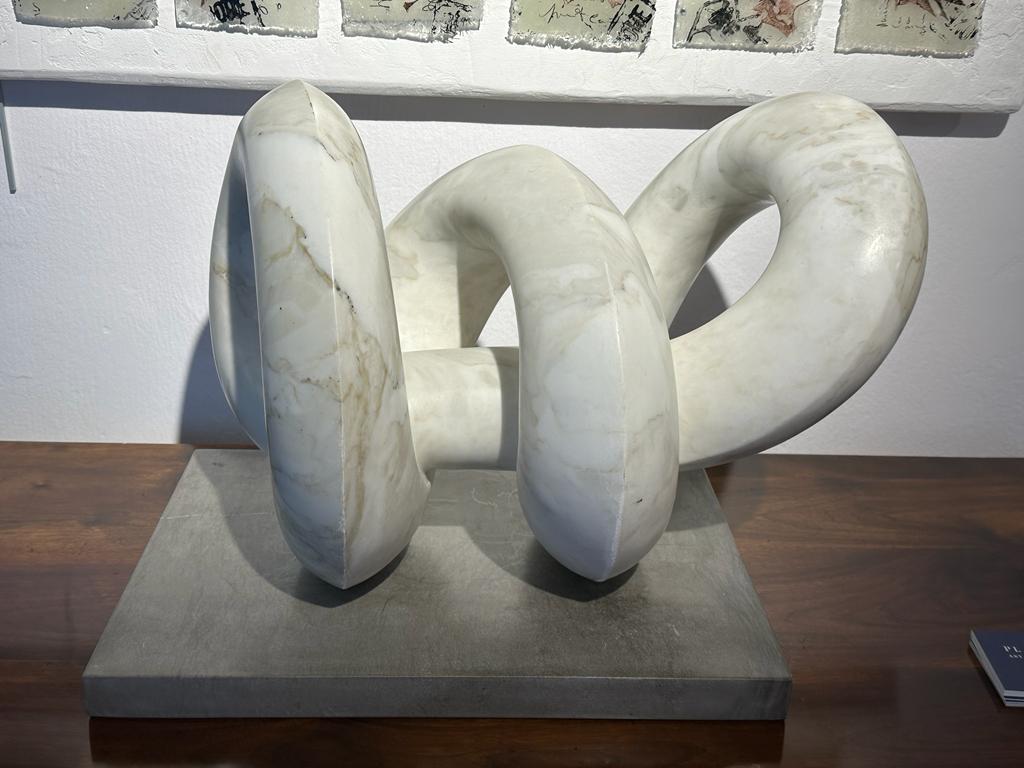 Très belle sculpture en marbre "Spirale" dans le goût de Constantin Brancusi For Sale
