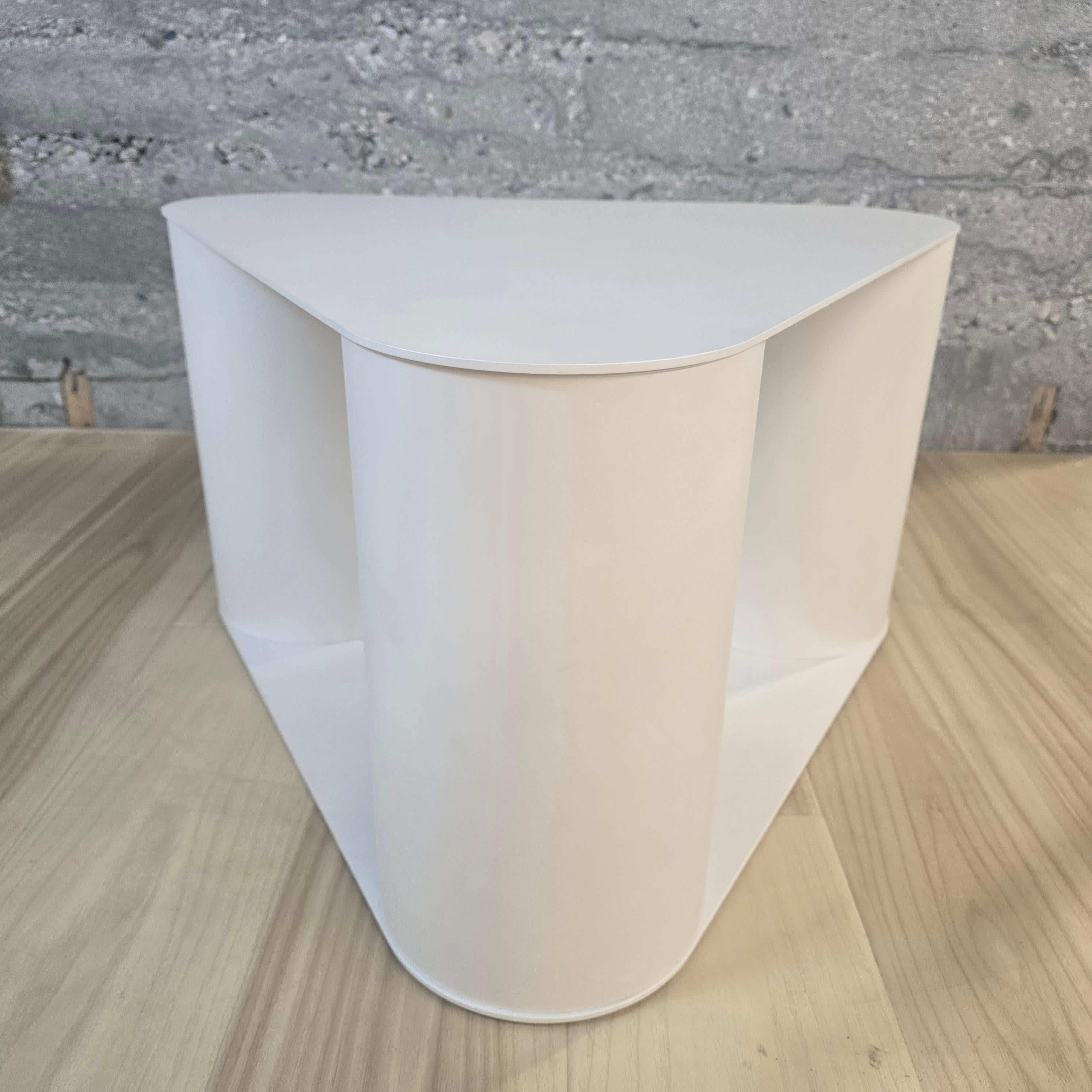 Moderne Table basse Tres en vente