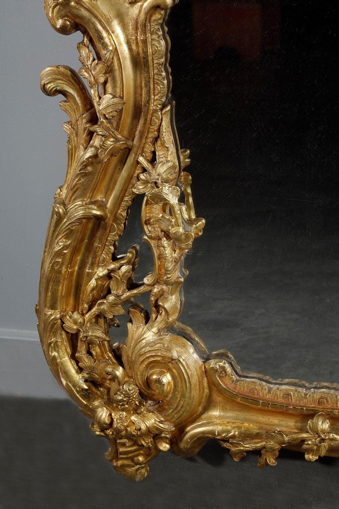 Very large Louis XV Style mirror with Rocaille decoration In Good Condition In Paris, FR