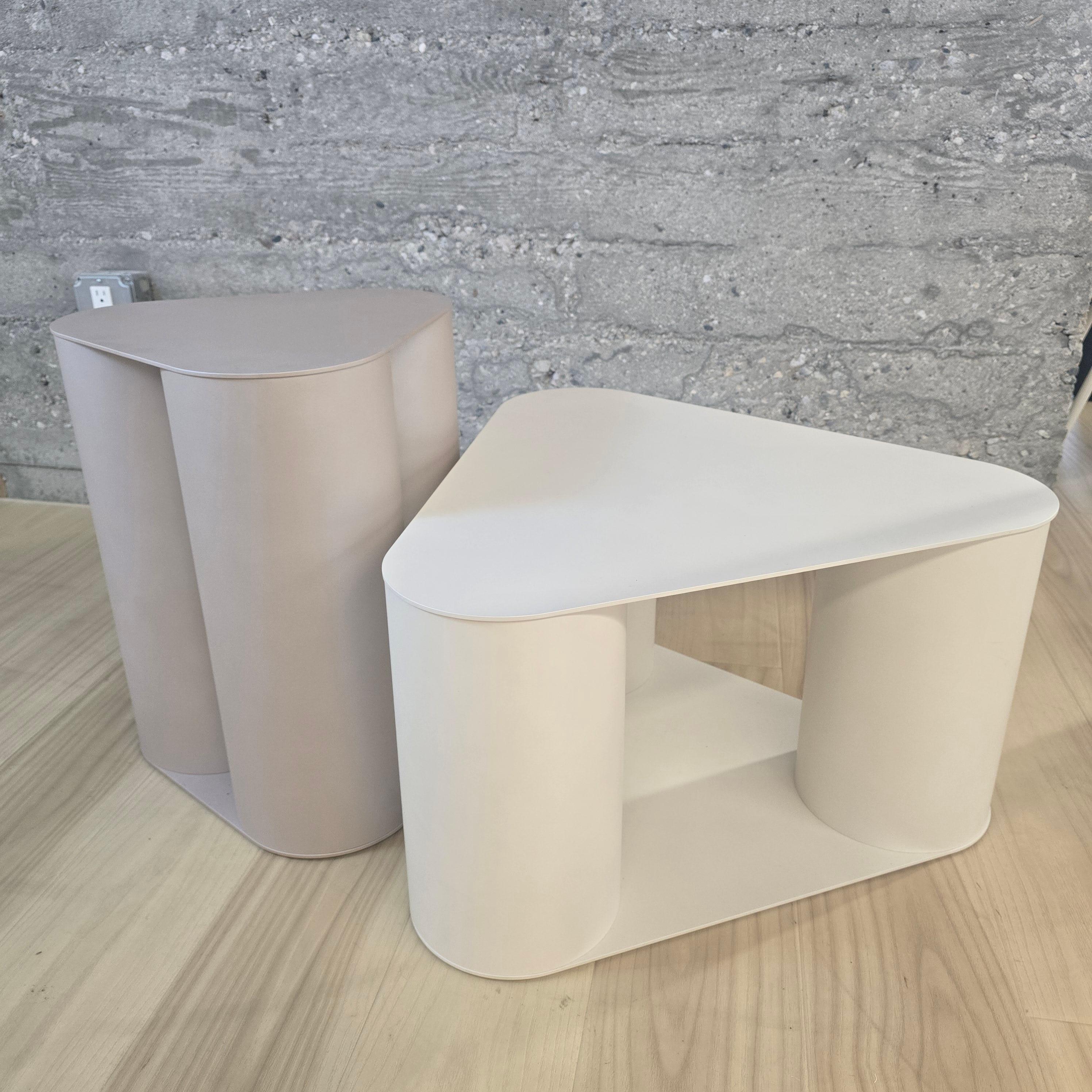 Tres Side Table For Sale 1